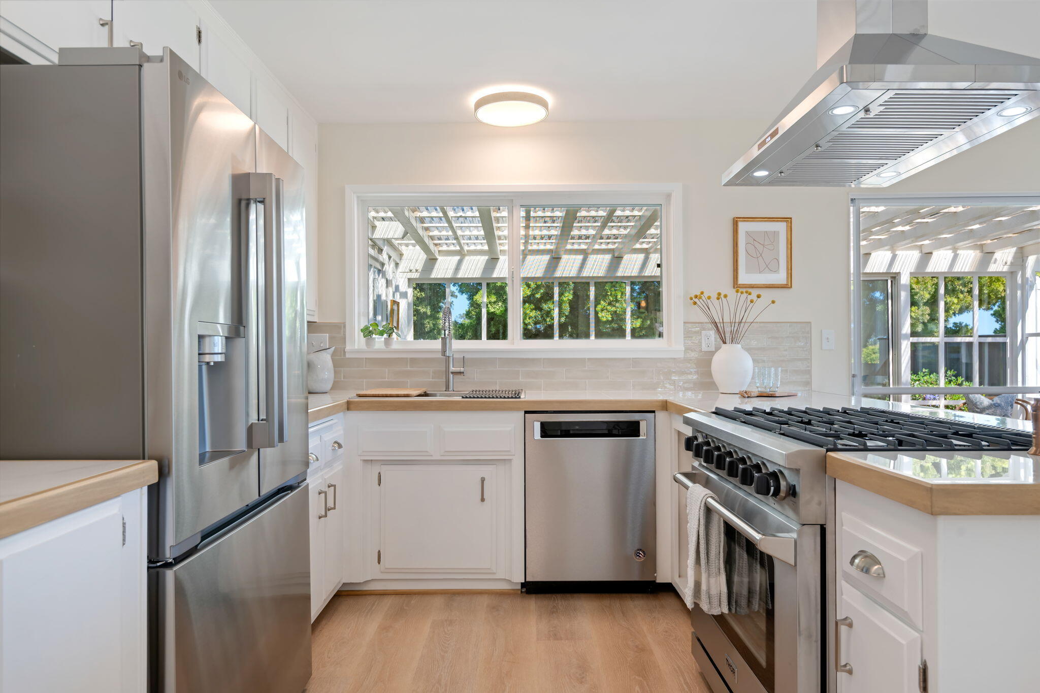 Santa Barbara, California 93109, United States, 3 Bedrooms Bedrooms, ,2 BathroomsBathrooms,Residential,Active,172394