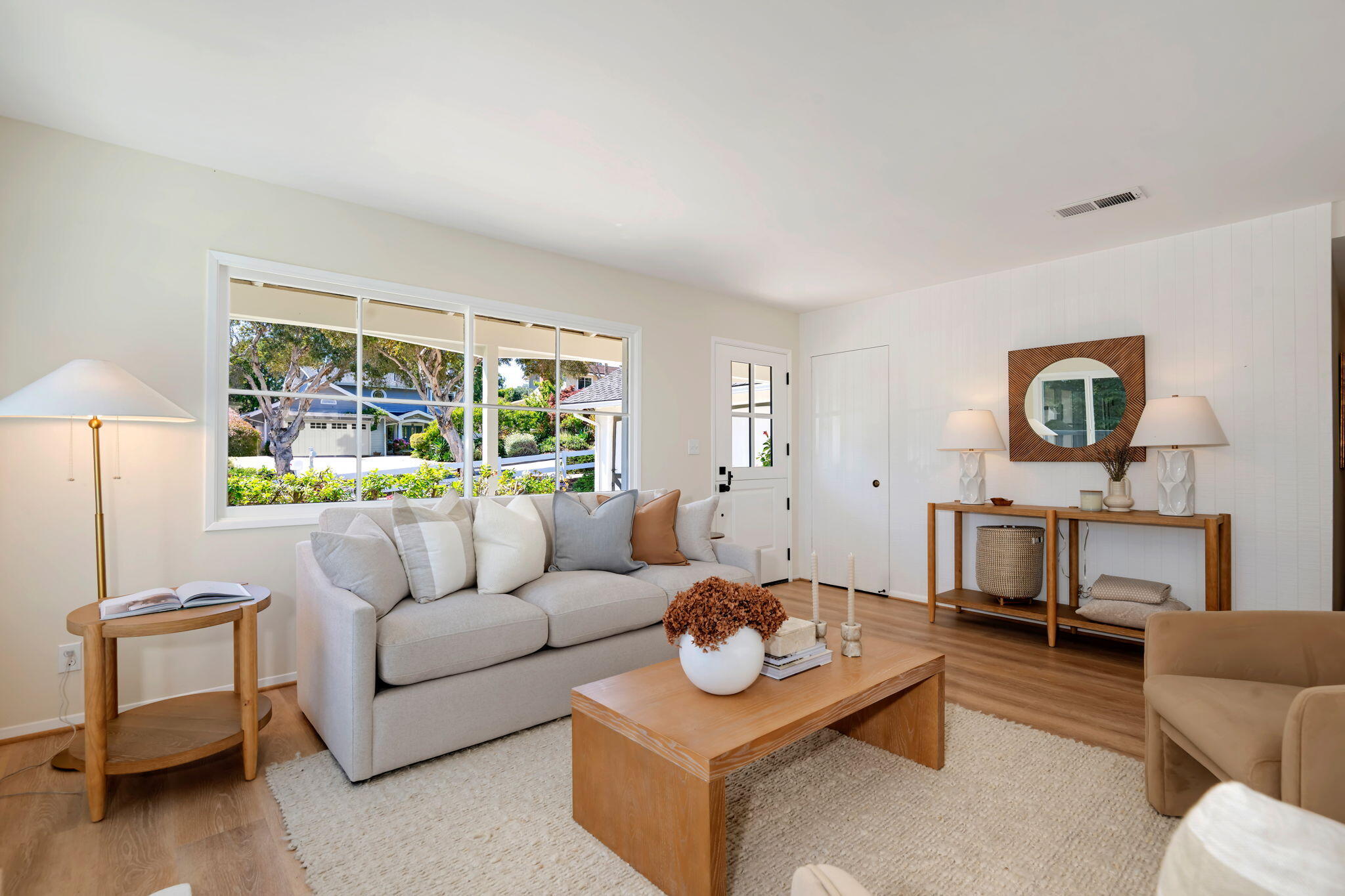 Santa Barbara, California 93109, United States, 3 Bedrooms Bedrooms, ,2 BathroomsBathrooms,Residential,Active,172394