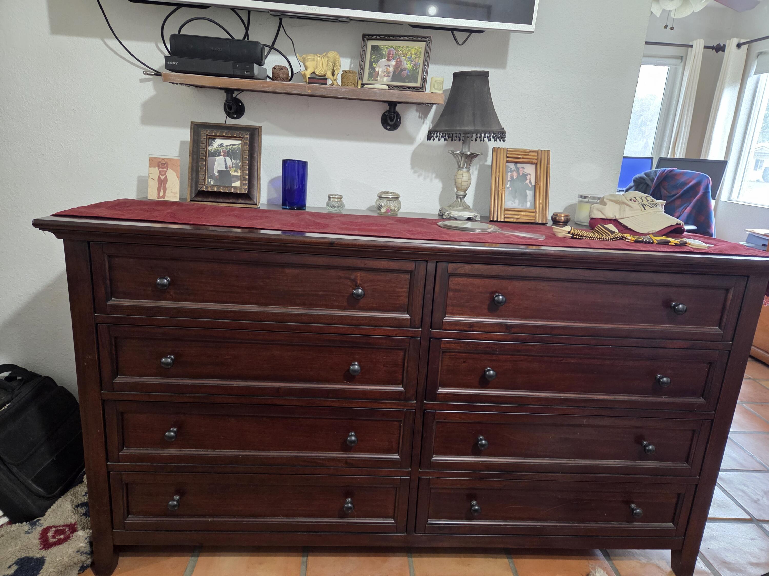 6207 Newcastle Avenue 6207 Newcastle Ave