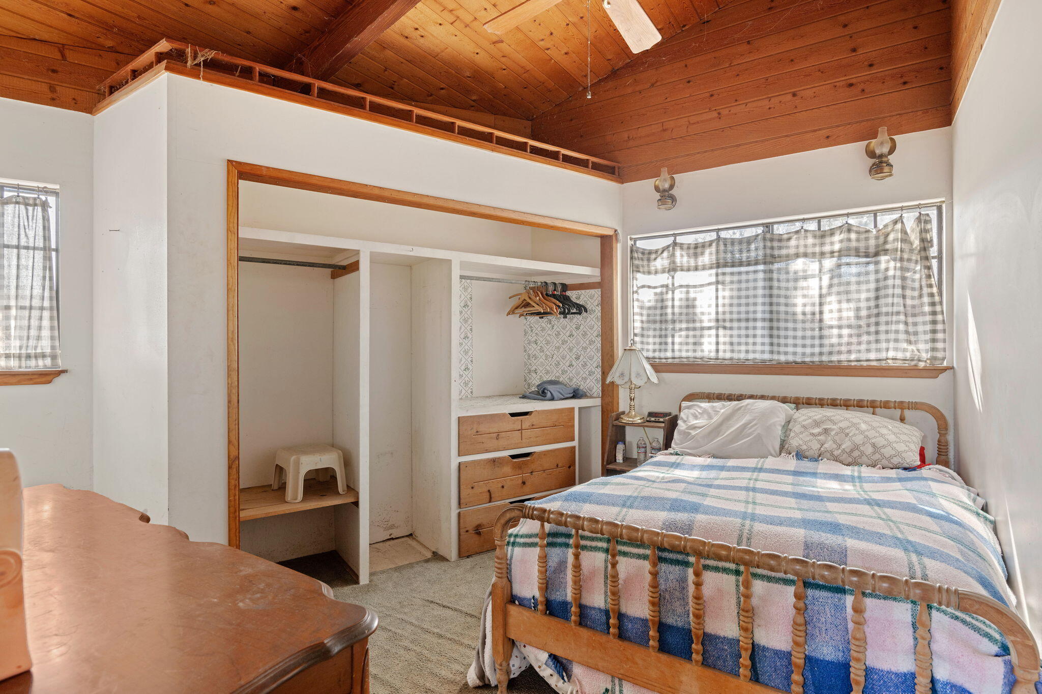 Goleta, California 93117, United States, 3 Bedrooms Bedrooms, ,2 BathroomsBathrooms,Residential,Active,108633