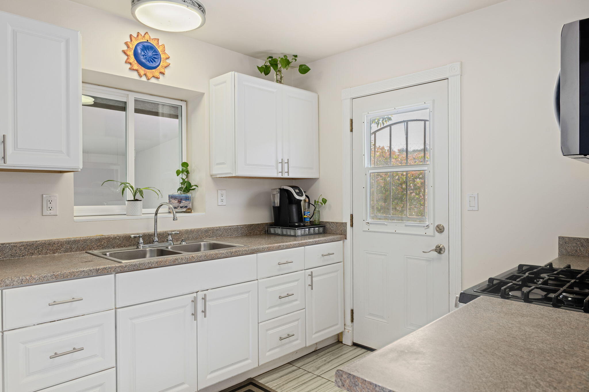 Goleta, California 93117, United States, 3 Bedrooms Bedrooms, ,2 BathroomsBathrooms,Residential,Active,108633