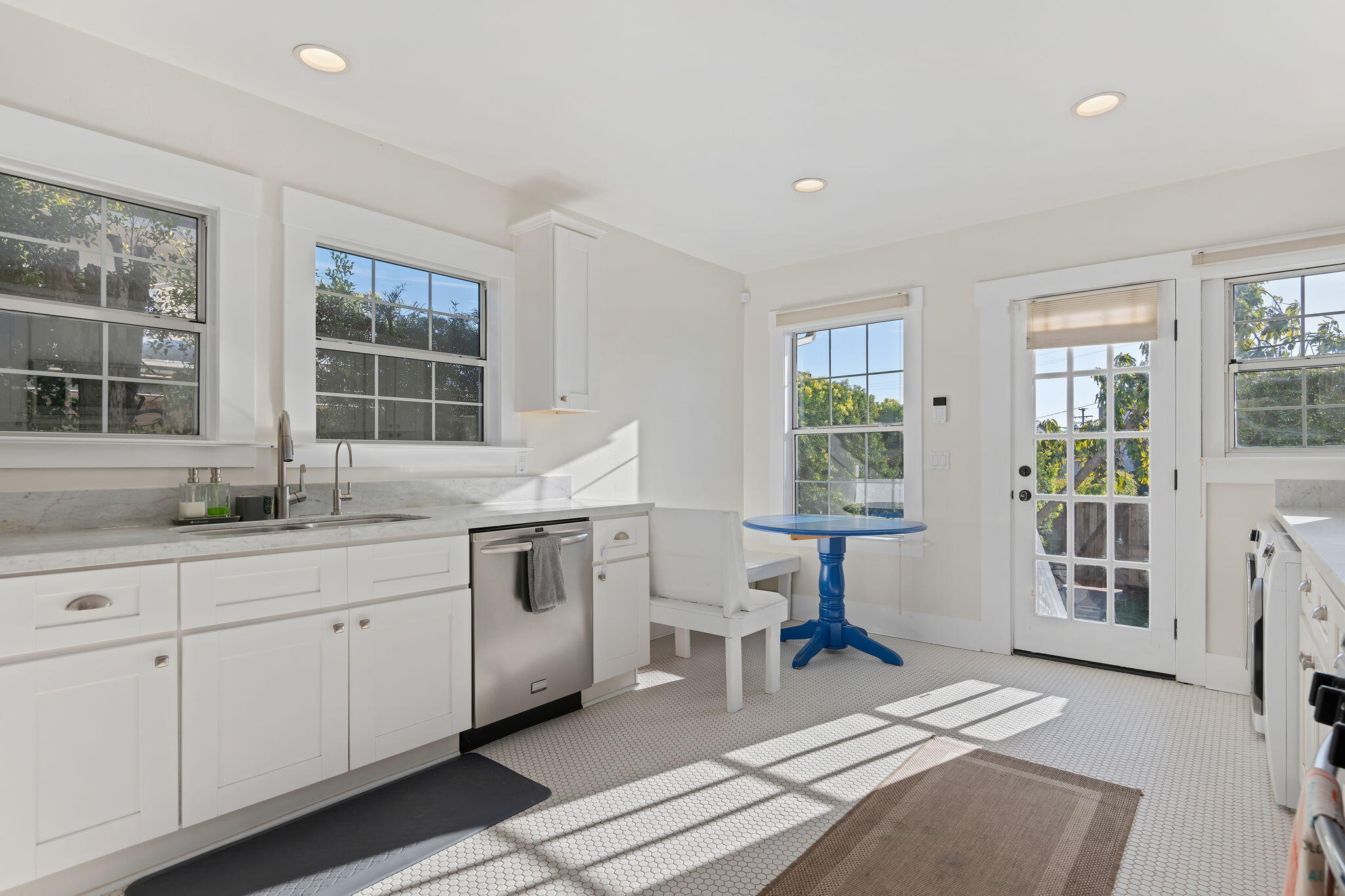 Santa Barbara, California 93105, United States, 3 Bedrooms Bedrooms, ,2 BathroomsBathrooms,Residential,Active,1220