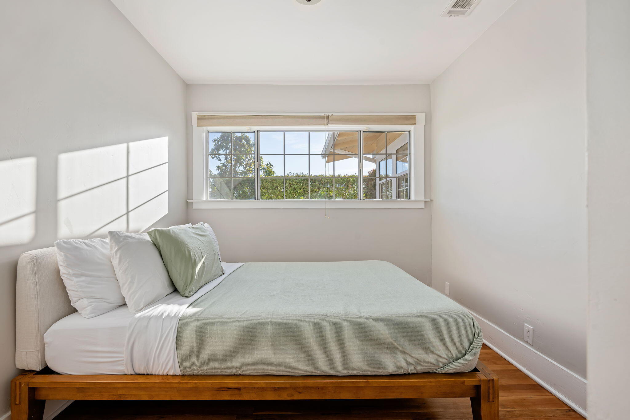 Santa Barbara, California 93105, United States, 3 Bedrooms Bedrooms, ,2 BathroomsBathrooms,Residential,Active,1220