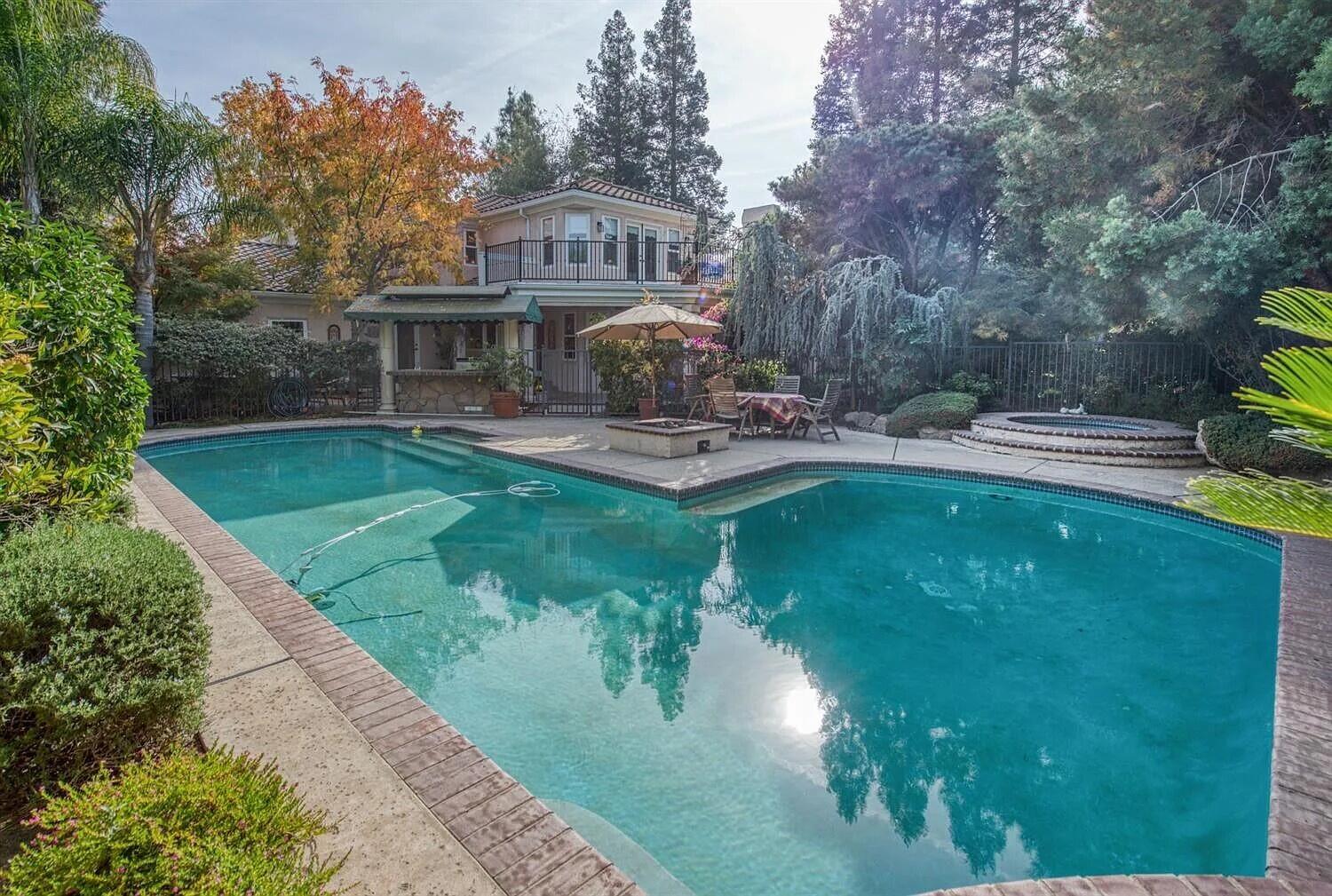 Out Of Area, California 93720, United States, 5 Bedrooms Bedrooms, ,4 BathroomsBathrooms,Residential,Active,227834