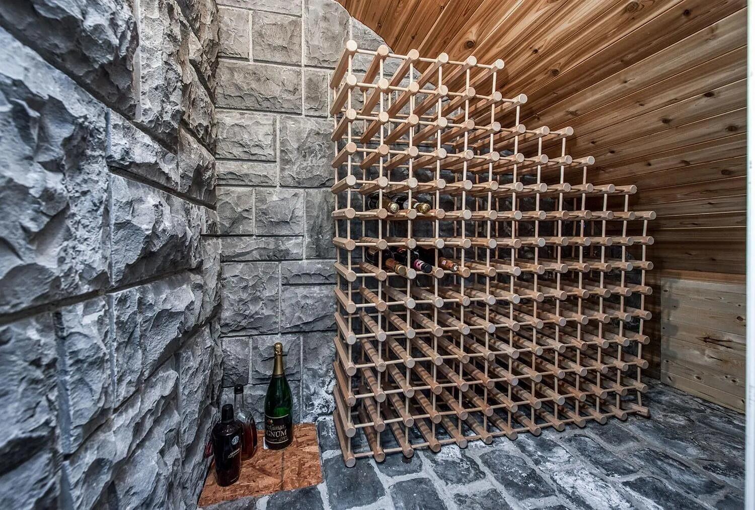 Out Of Area, California 93720, United States, 5 Bedrooms Bedrooms, ,4 BathroomsBathrooms,Residential,Active,227834