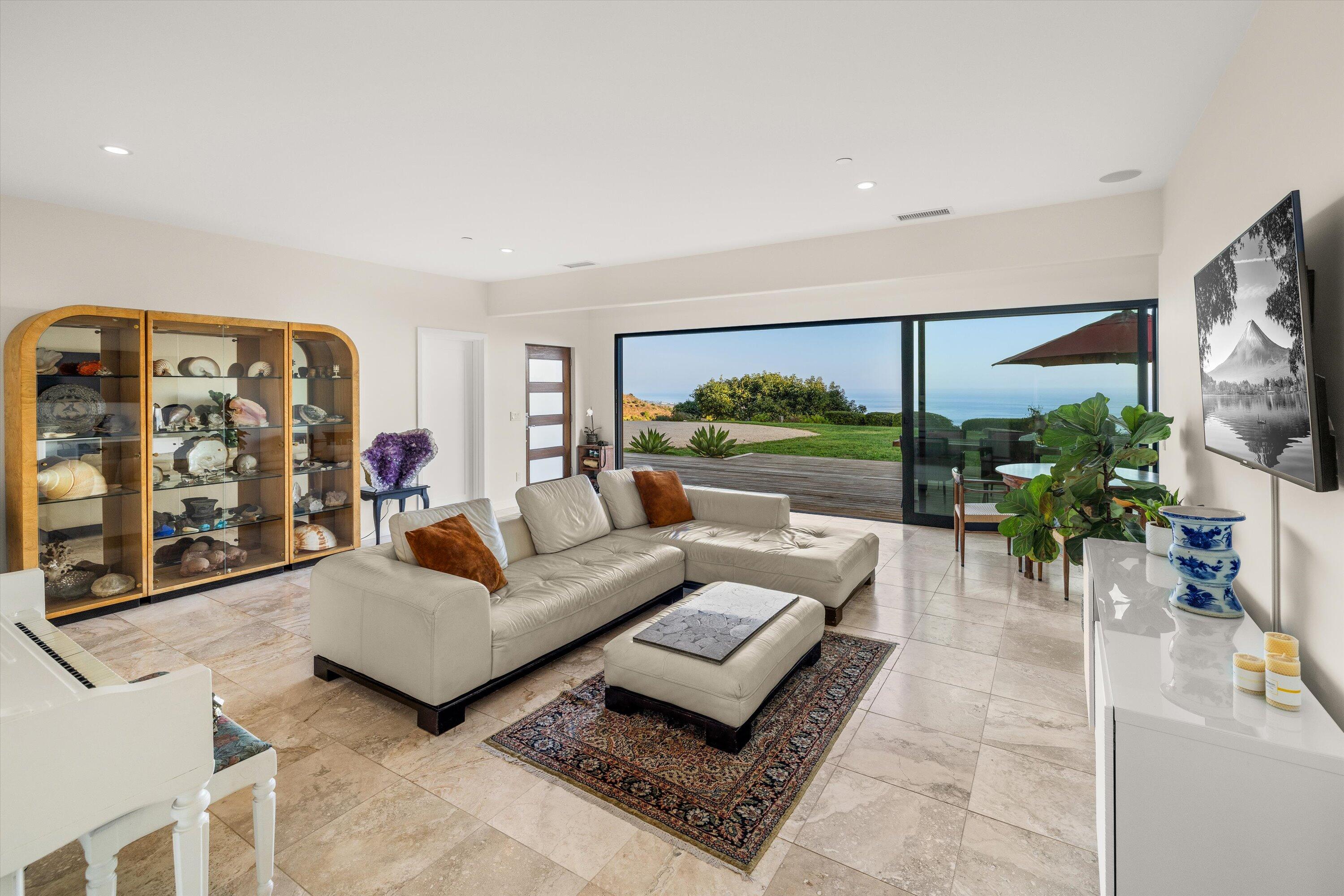 Carpinteria, California 93013, United States, 3 Bedrooms Bedrooms, ,2 BathroomsBathrooms,Residential,Active,45736