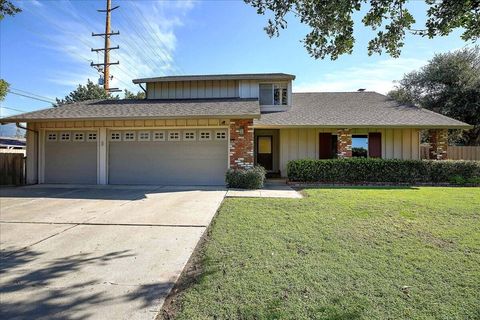 Photo of 604 Dara Road, GOLETA, CA 93117 (MLS # 26-399)