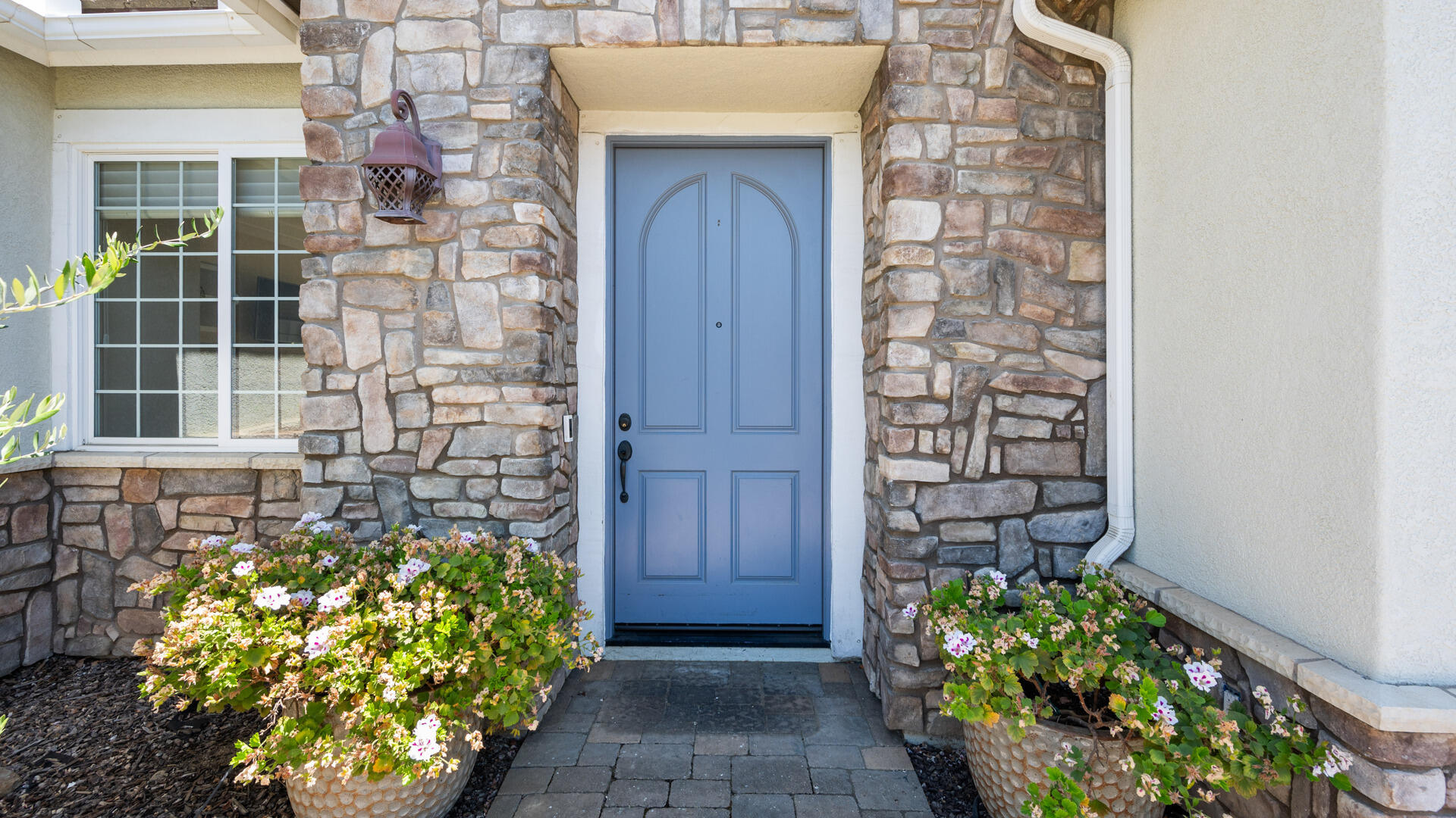 Solvang, California 93463, United States, 4 Bedrooms Bedrooms, ,3 BathroomsBathrooms,Residential,Active,178472