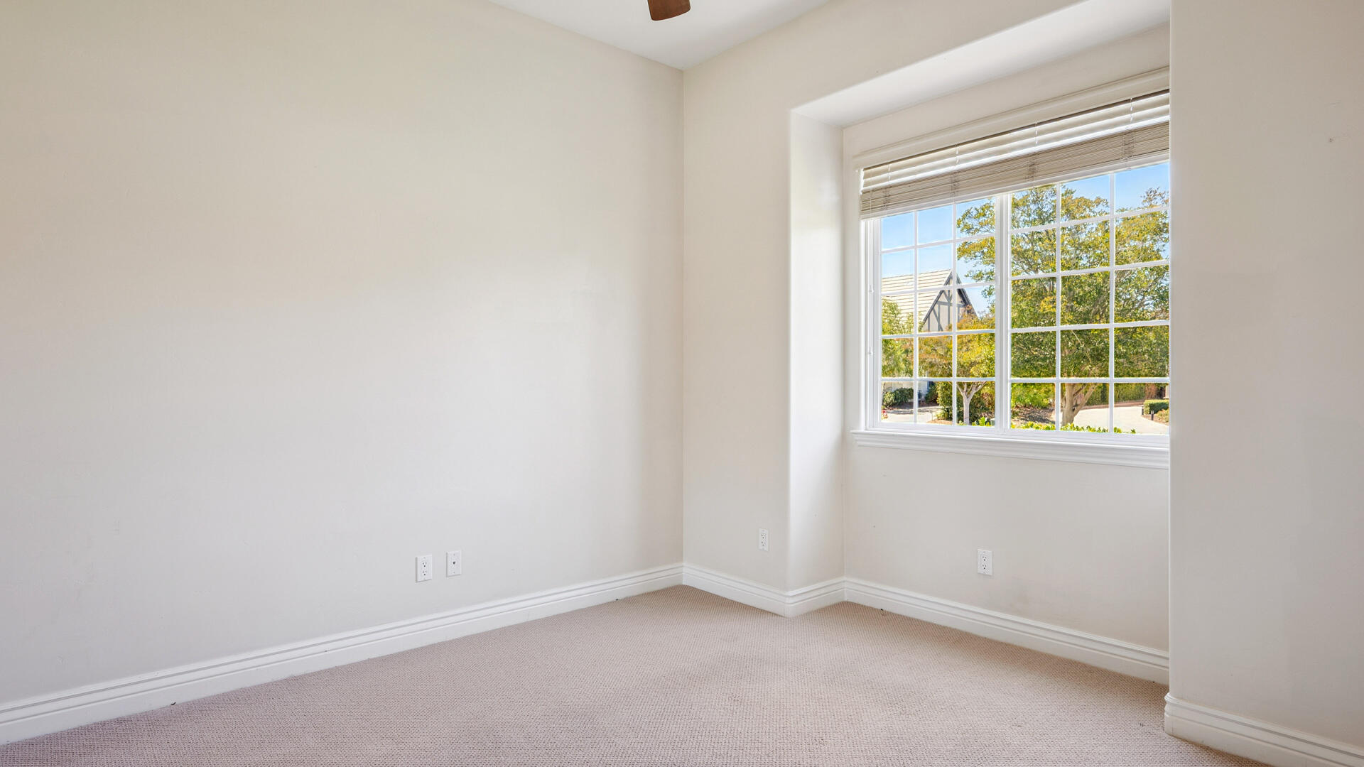 Solvang, California 93463, United States, 4 Bedrooms Bedrooms, ,3 BathroomsBathrooms,Residential,Active,178472