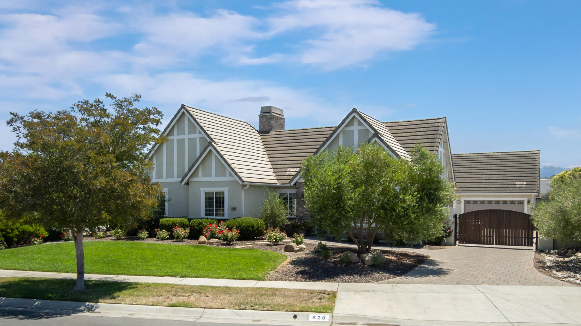 Solvang, California 93463, United States, 4 Bedrooms Bedrooms, ,3 BathroomsBathrooms,Residential,Active,178472