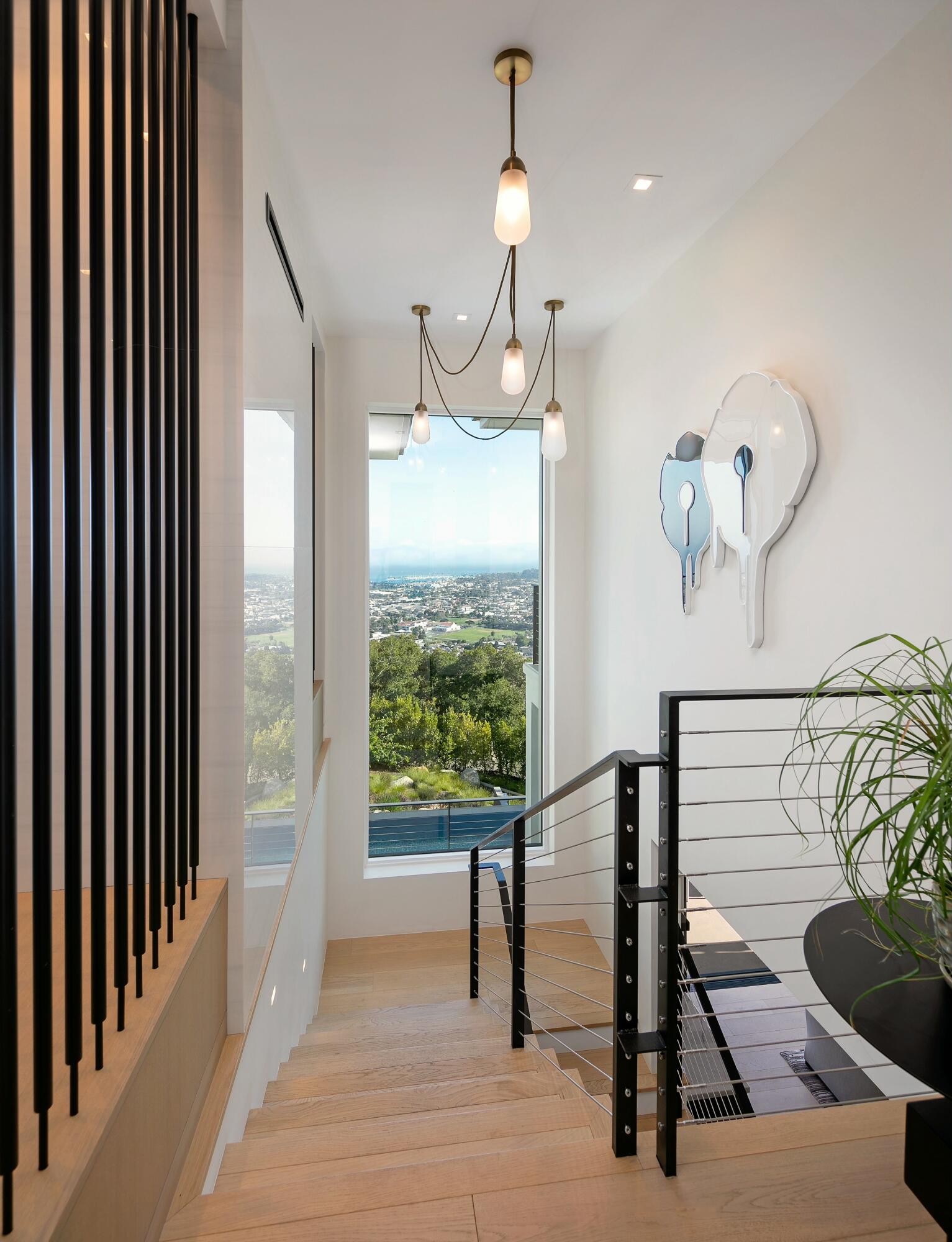 Santa Barbara, California 93103, United States, 4 Bedrooms Bedrooms, ,4 BathroomsBathrooms,Residential,Active,197809