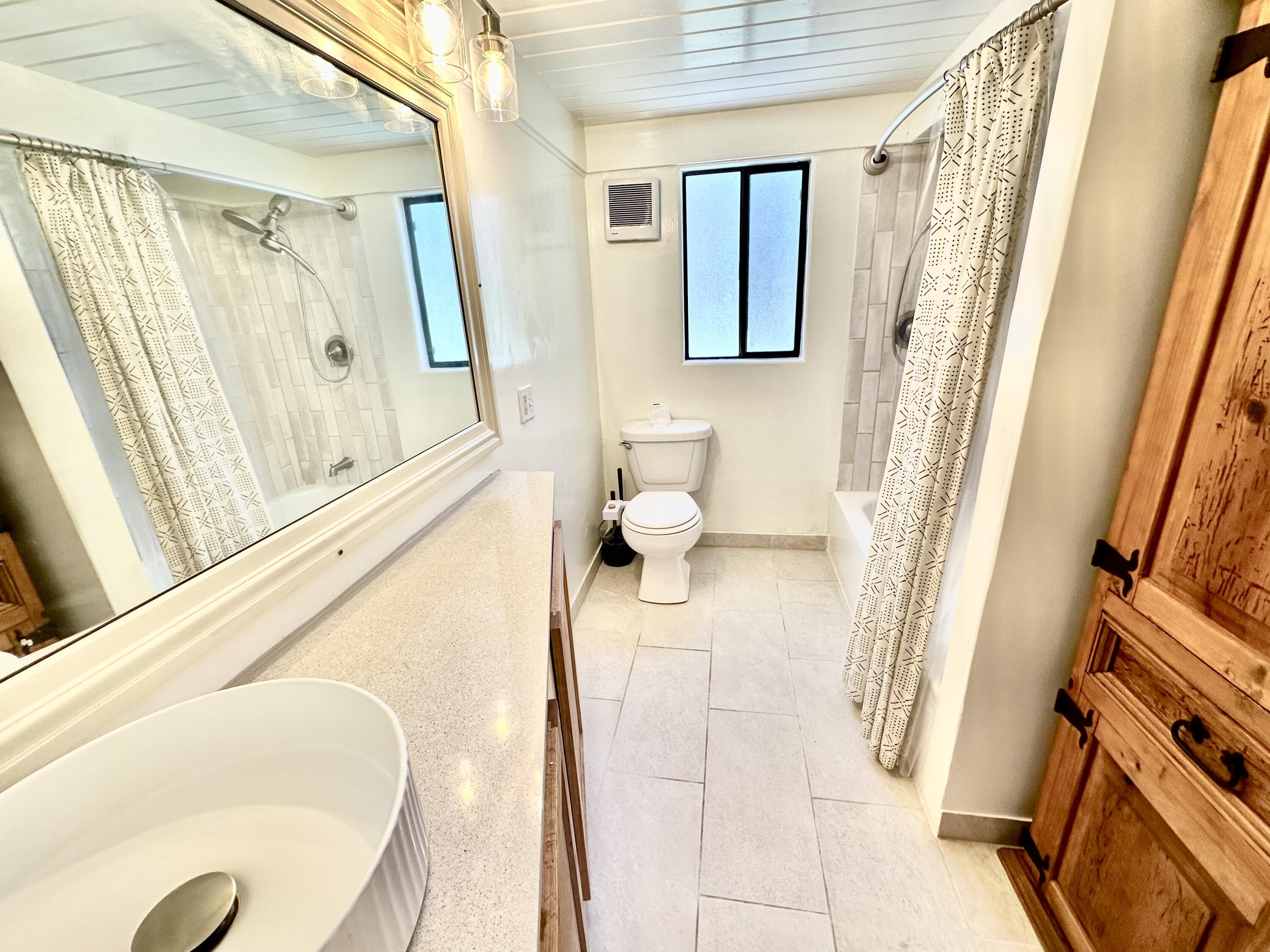 Santa Barbara, California 93101, United States, 3 Bedrooms Bedrooms, ,2 BathroomsBathrooms,Residential,Active,142985