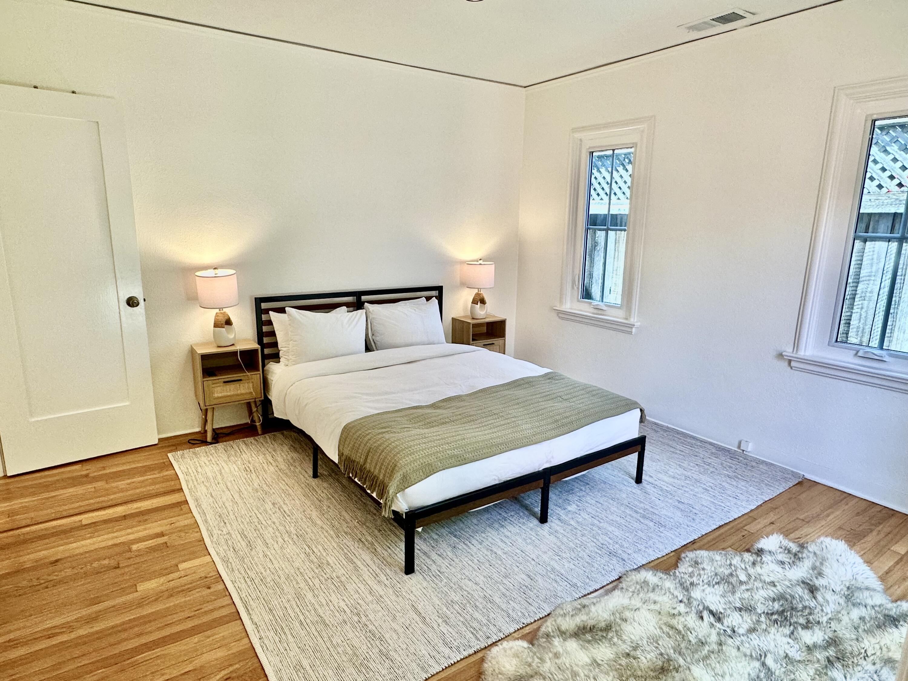 Santa Barbara, California 93101, United States, 3 Bedrooms Bedrooms, ,2 BathroomsBathrooms,Residential,Active,142985