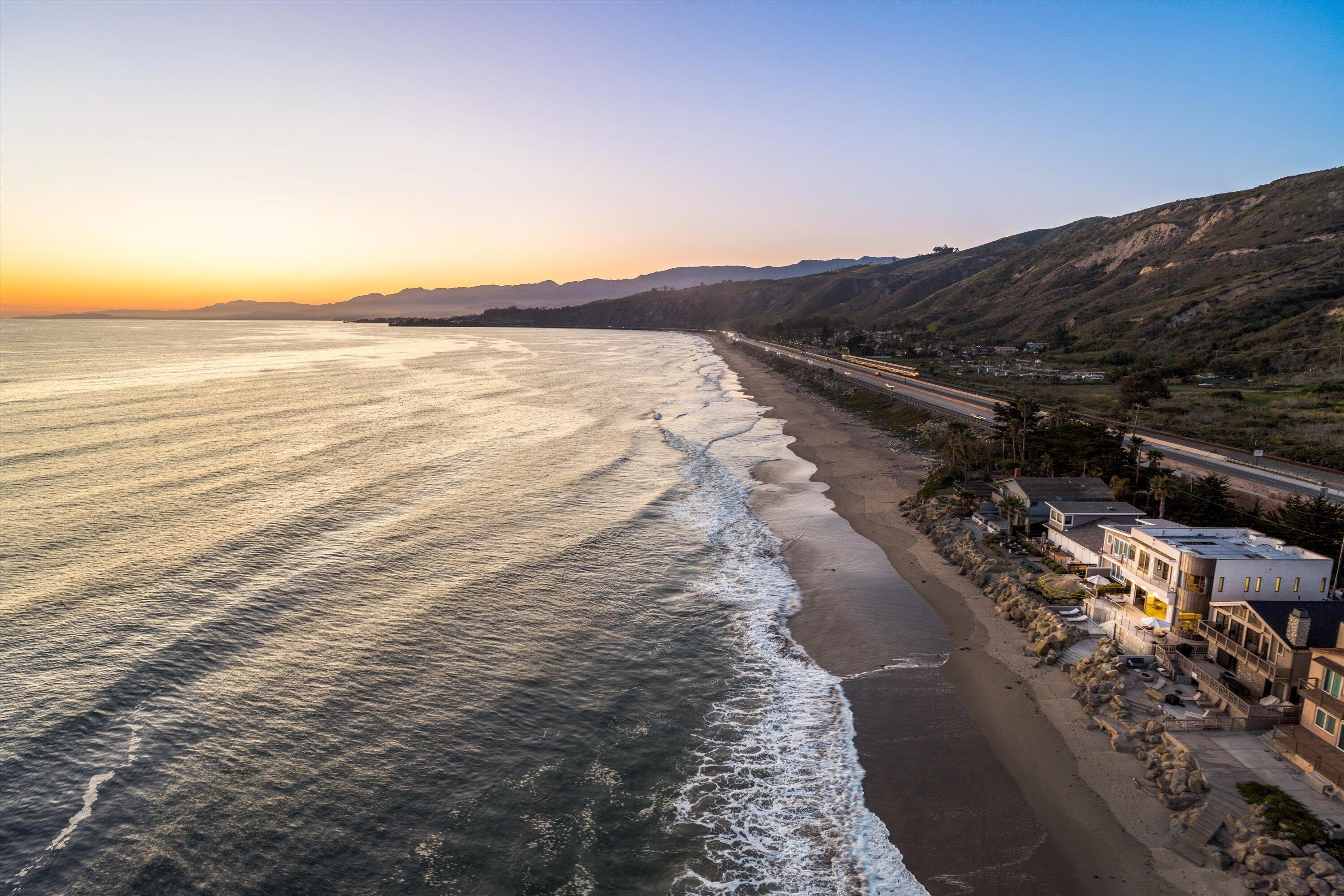 Ventura, California 93001, United States, 3 Bedrooms Bedrooms, ,4 BathroomsBathrooms,Residential,Active,122787