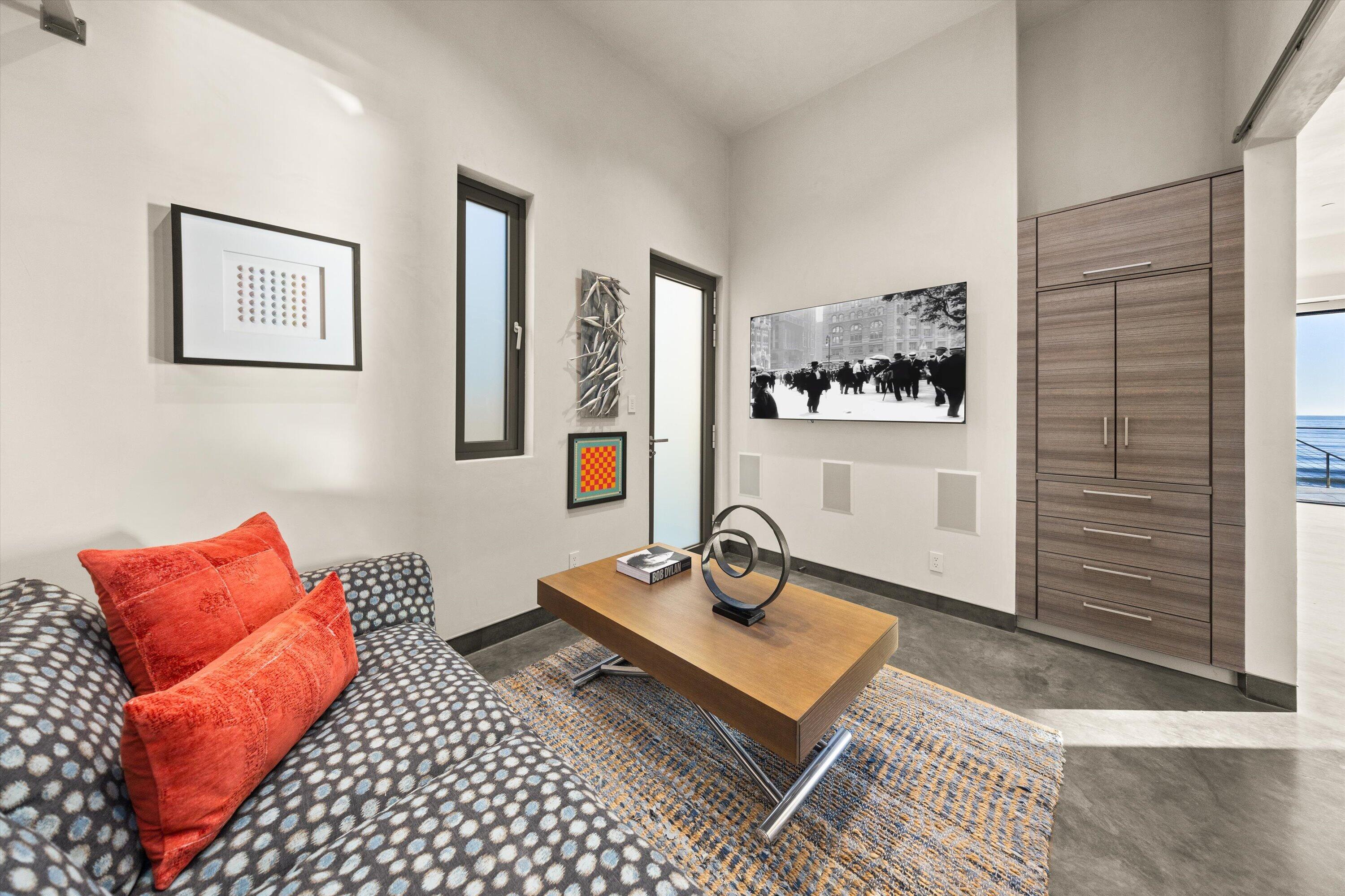 Ventura, California 93001, United States, 3 Bedrooms Bedrooms, ,4 BathroomsBathrooms,Residential,Active,122787