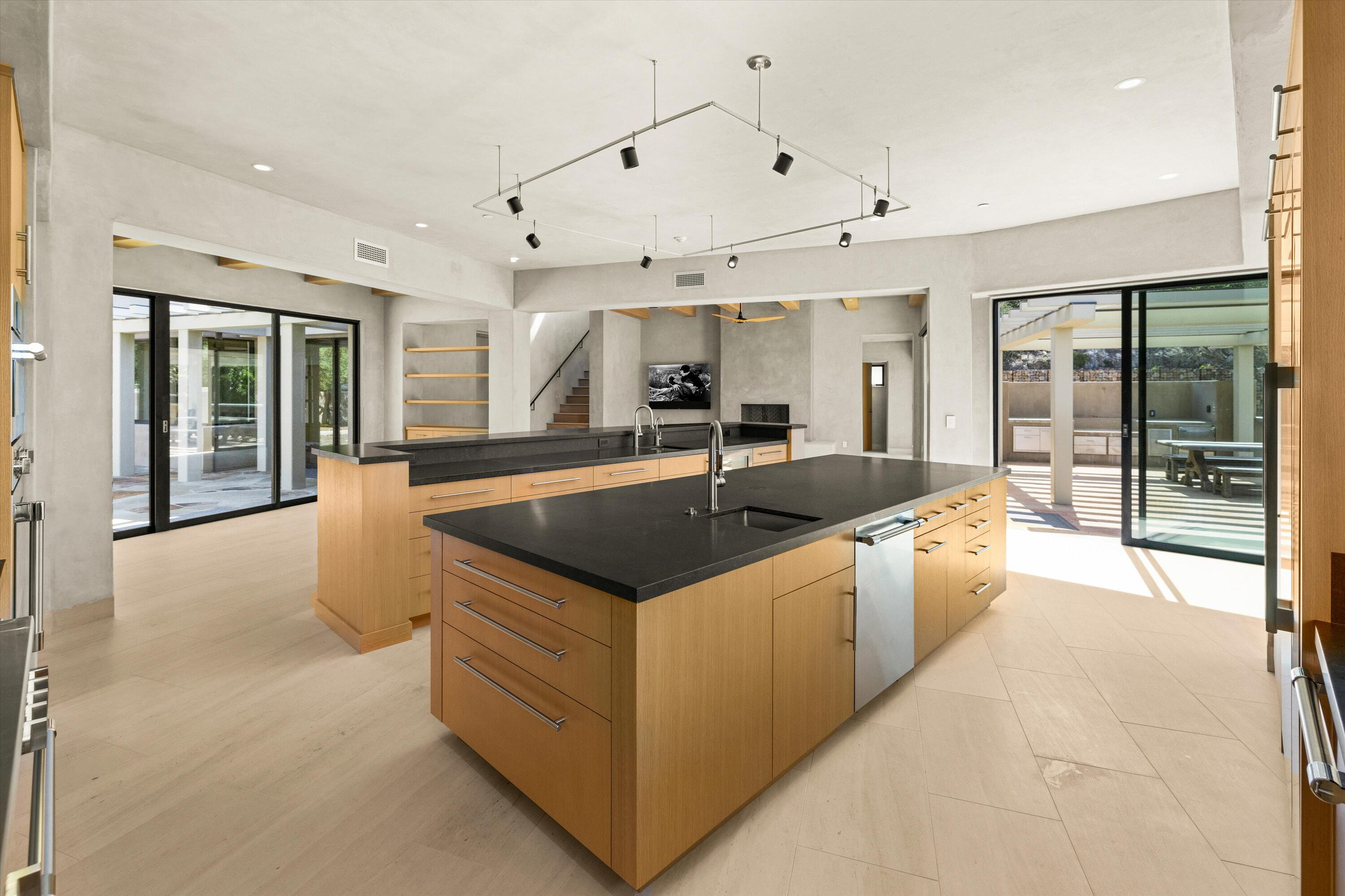 Santa Barbara, California 93108, United States, 3 Bedrooms Bedrooms, ,6 BathroomsBathrooms,Residential,Active,152990