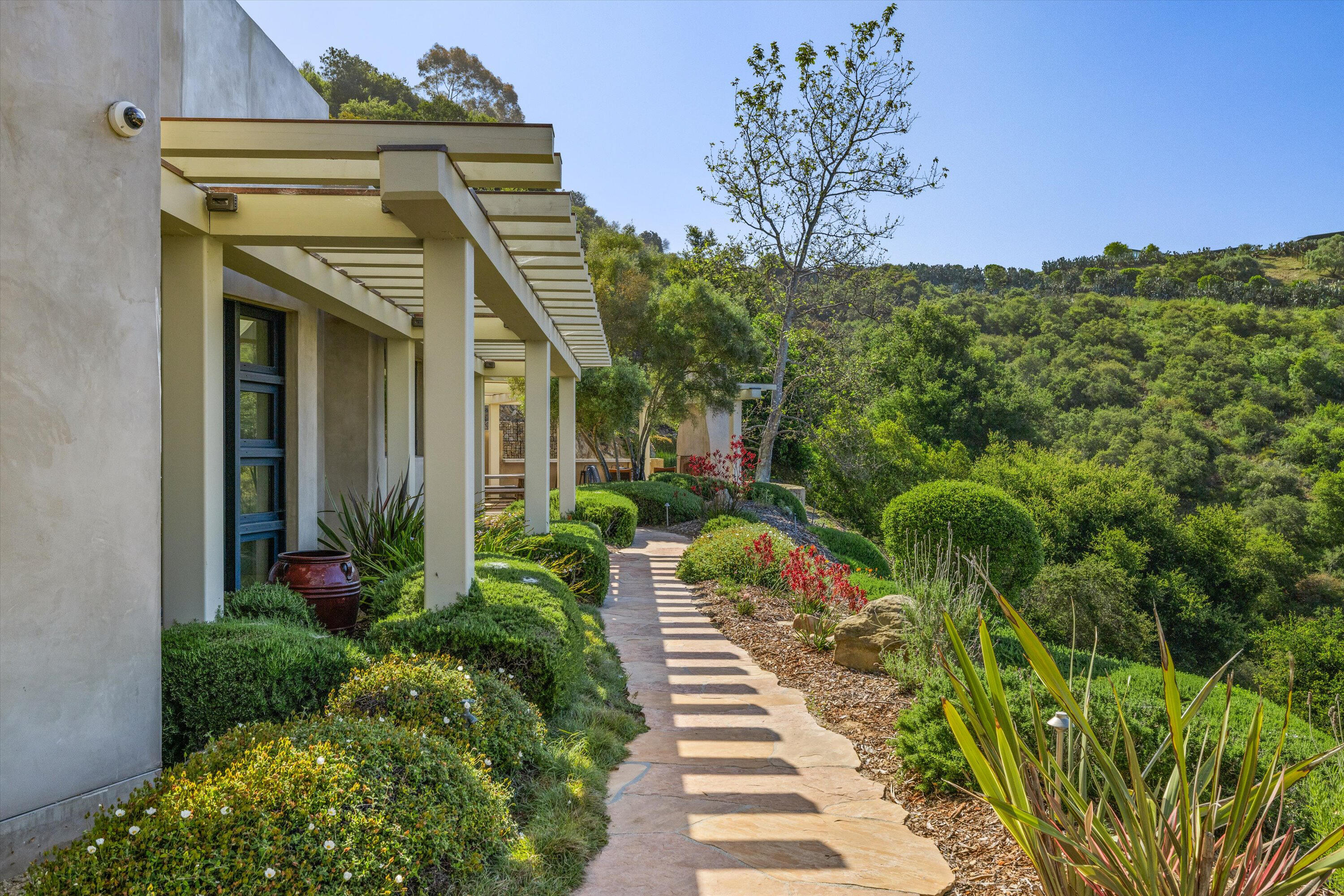 Santa Barbara, California 93108, United States, 3 Bedrooms Bedrooms, ,6 BathroomsBathrooms,Residential,Active,152990