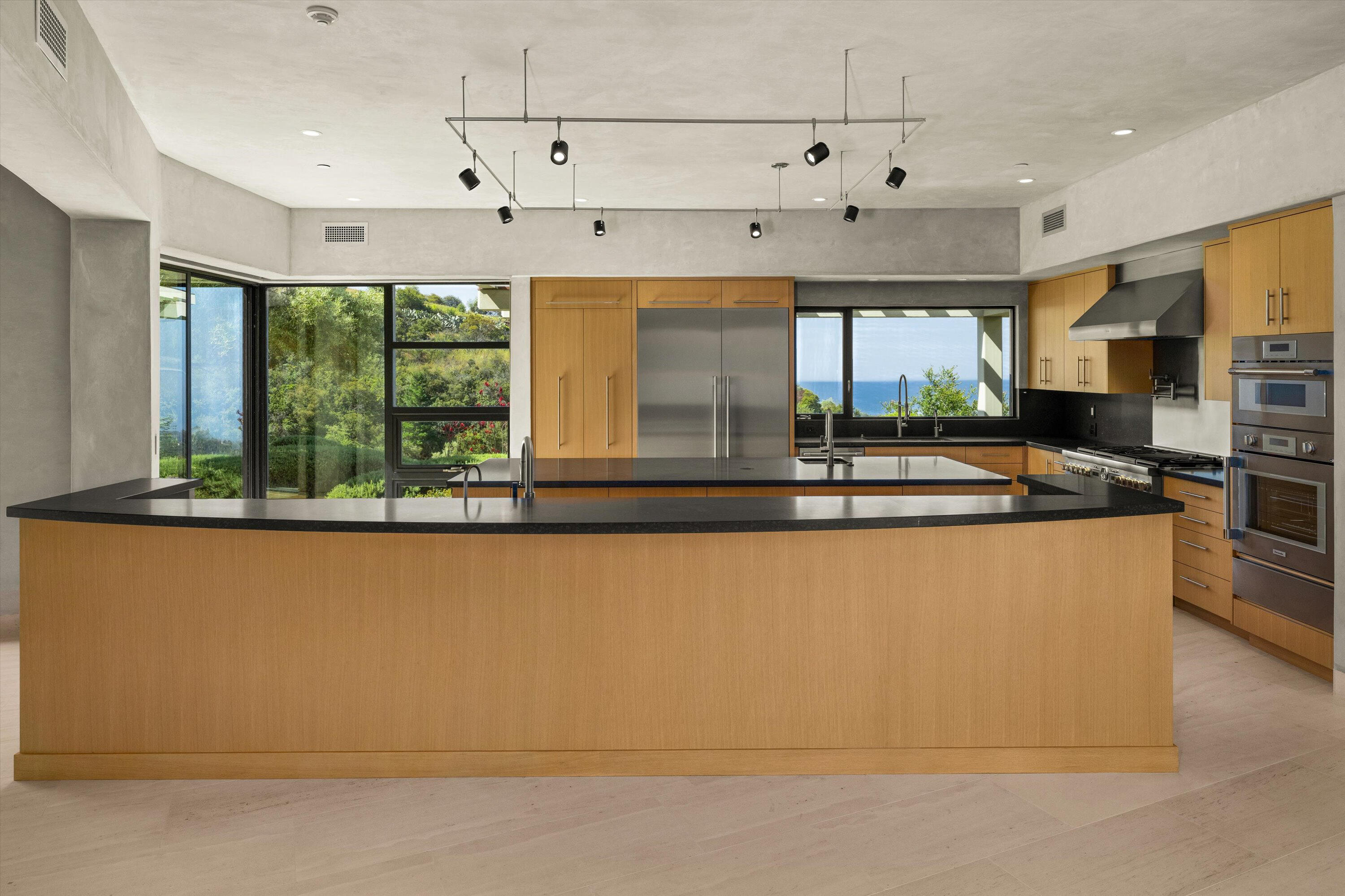 Santa Barbara, California 93108, United States, 3 Bedrooms Bedrooms, ,6 BathroomsBathrooms,Residential,Active,152990