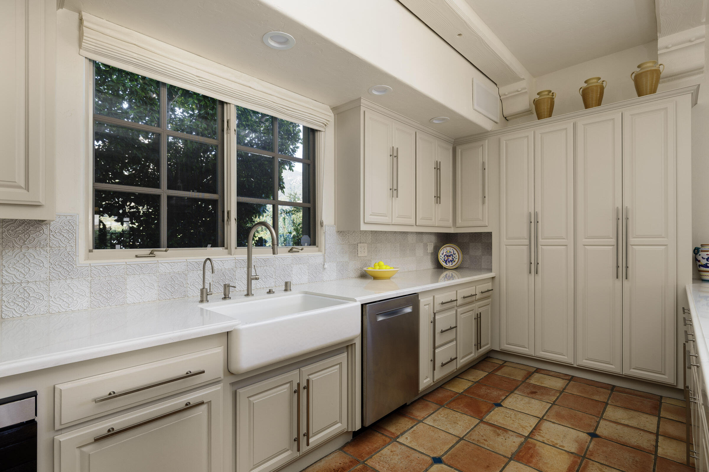 Santa Barbara, California 93105, United States, 4 Bedrooms Bedrooms, ,4 BathroomsBathrooms,Residential,Active,170682