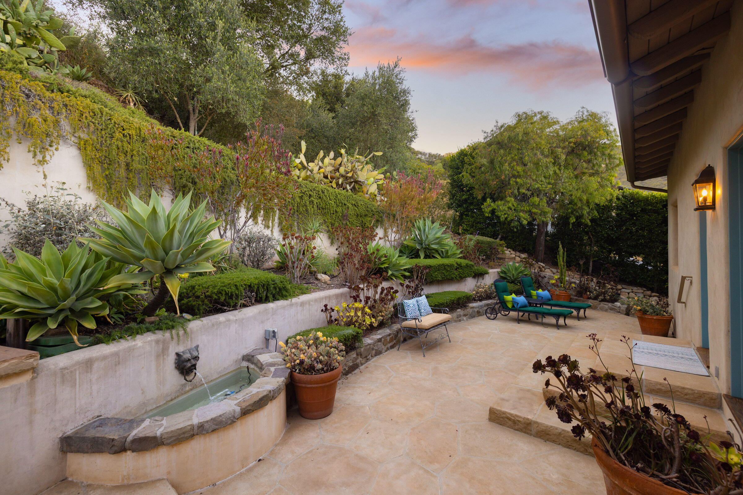 Santa Barbara, California 93105, United States, 4 Bedrooms Bedrooms, ,4 BathroomsBathrooms,Residential,Active,170682