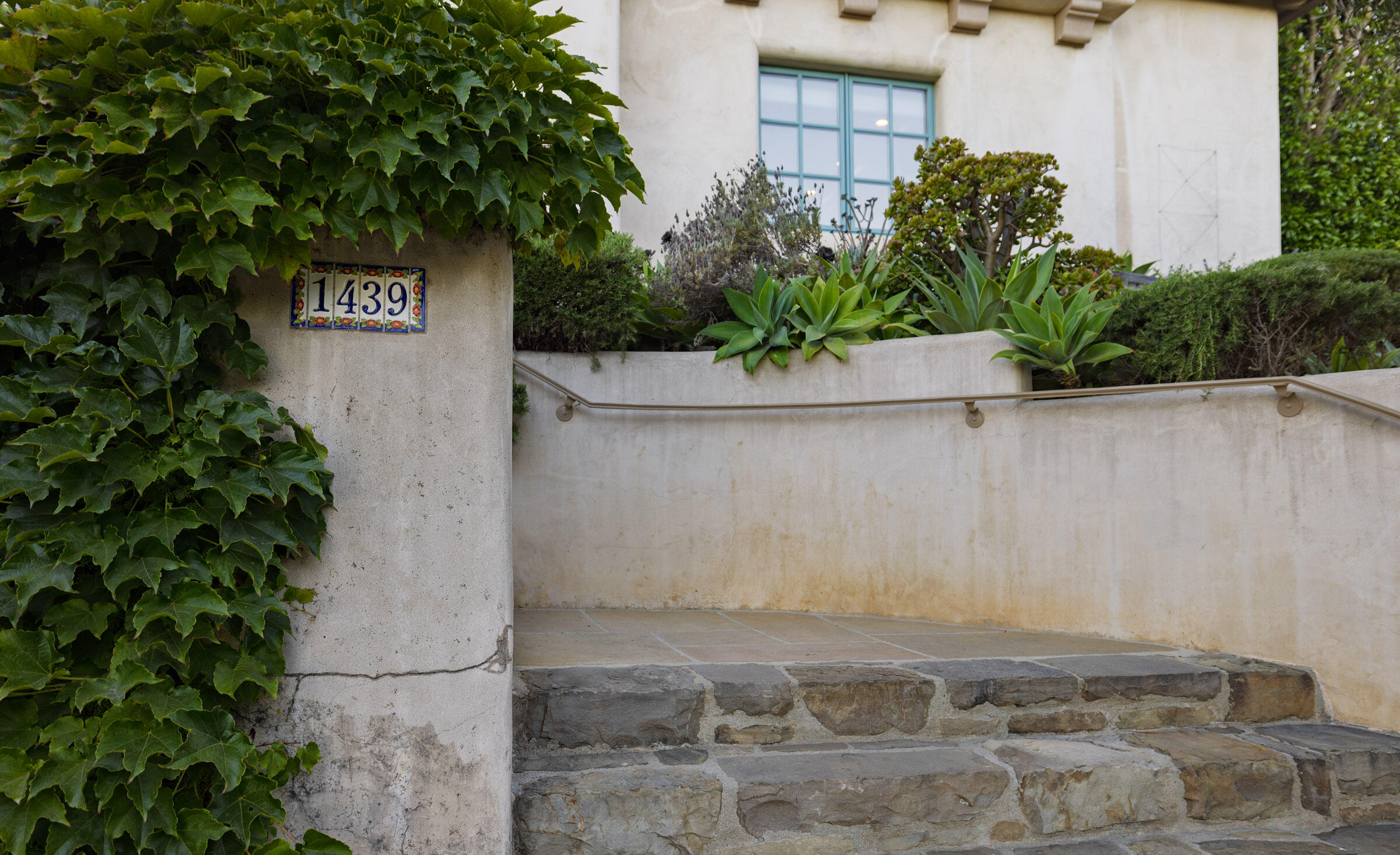 Santa Barbara, California 93105, United States, 4 Bedrooms Bedrooms, ,4 BathroomsBathrooms,Residential,Active,170682