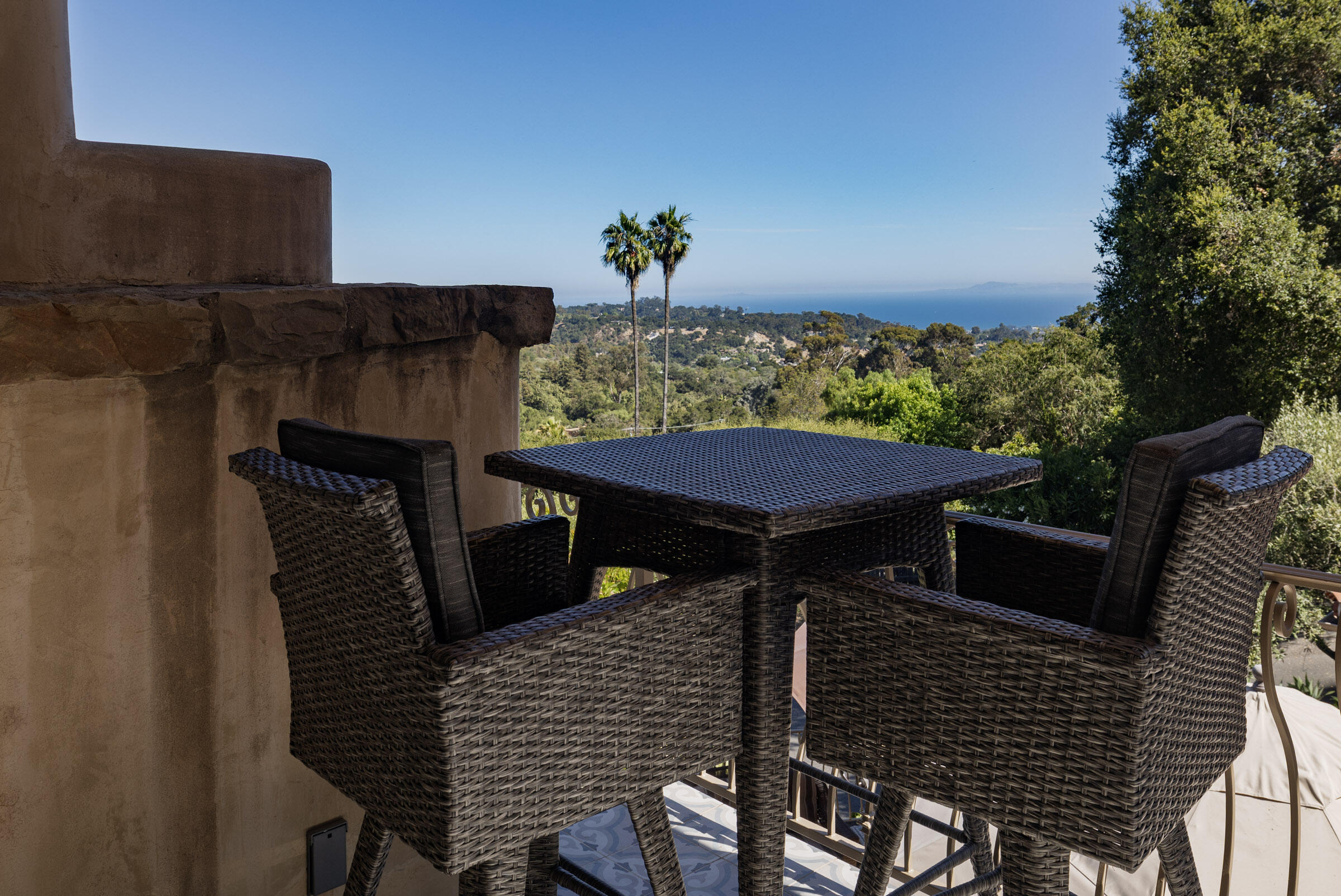 Santa Barbara, California 93105, United States, 4 Bedrooms Bedrooms, ,4 BathroomsBathrooms,Residential,Active,170682