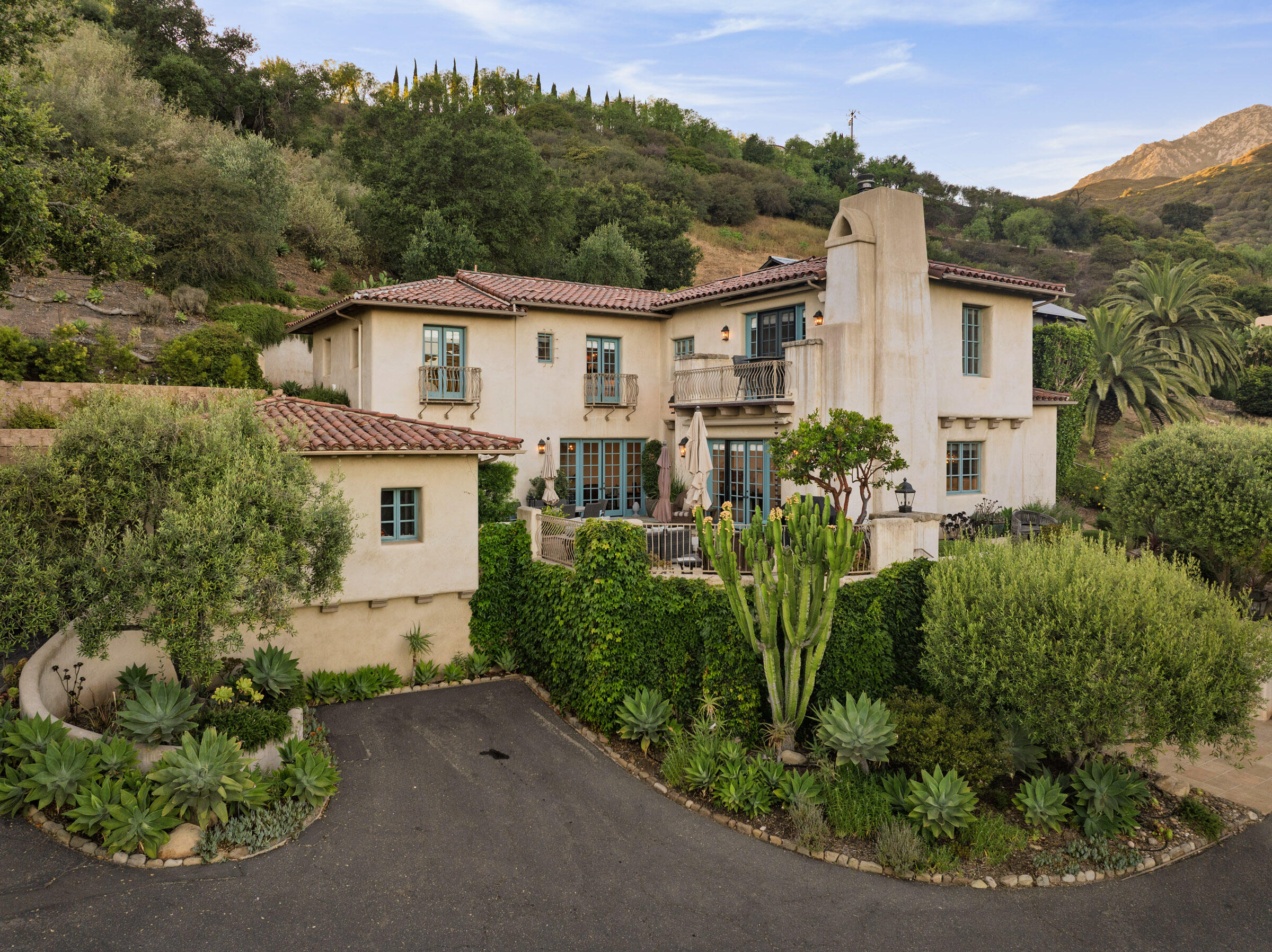 Santa Barbara, California 93105, United States, 4 Bedrooms Bedrooms, ,4 BathroomsBathrooms,Residential,Active,170682