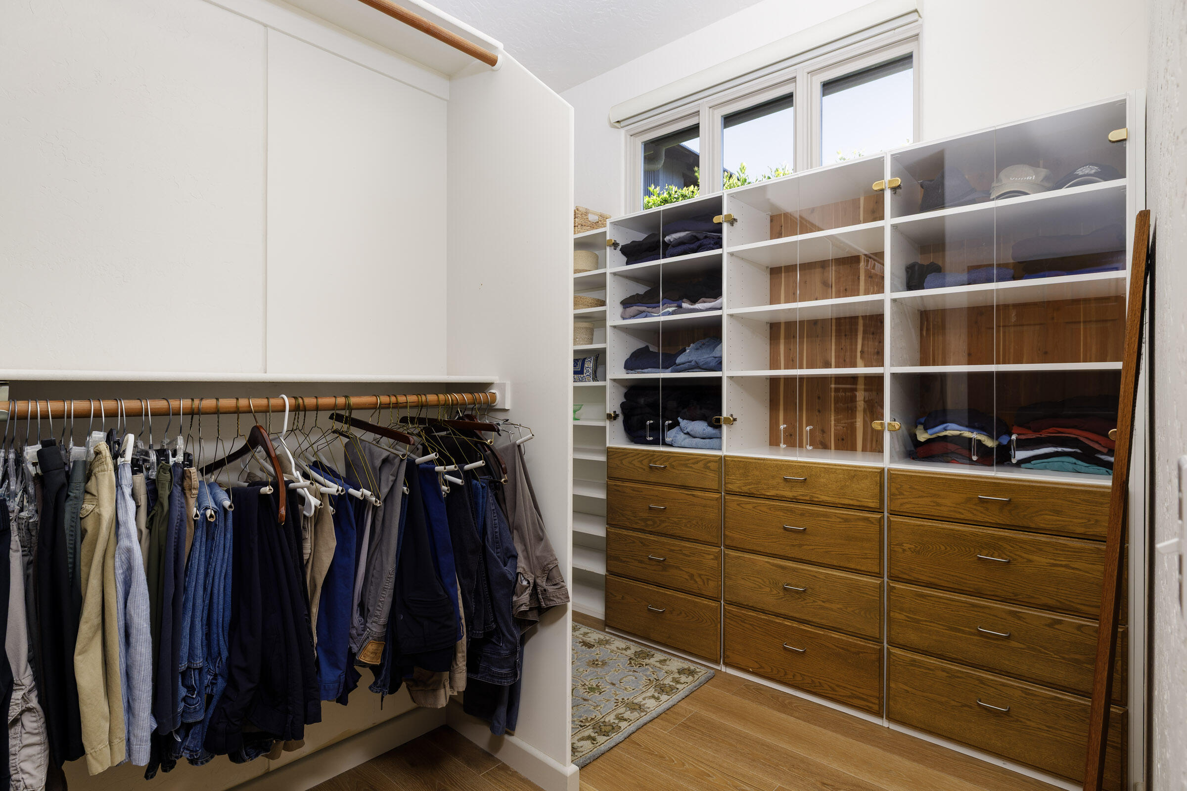 Santa Barbara, California 93105, United States, 4 Bedrooms Bedrooms, ,4 BathroomsBathrooms,Residential,Active,170682