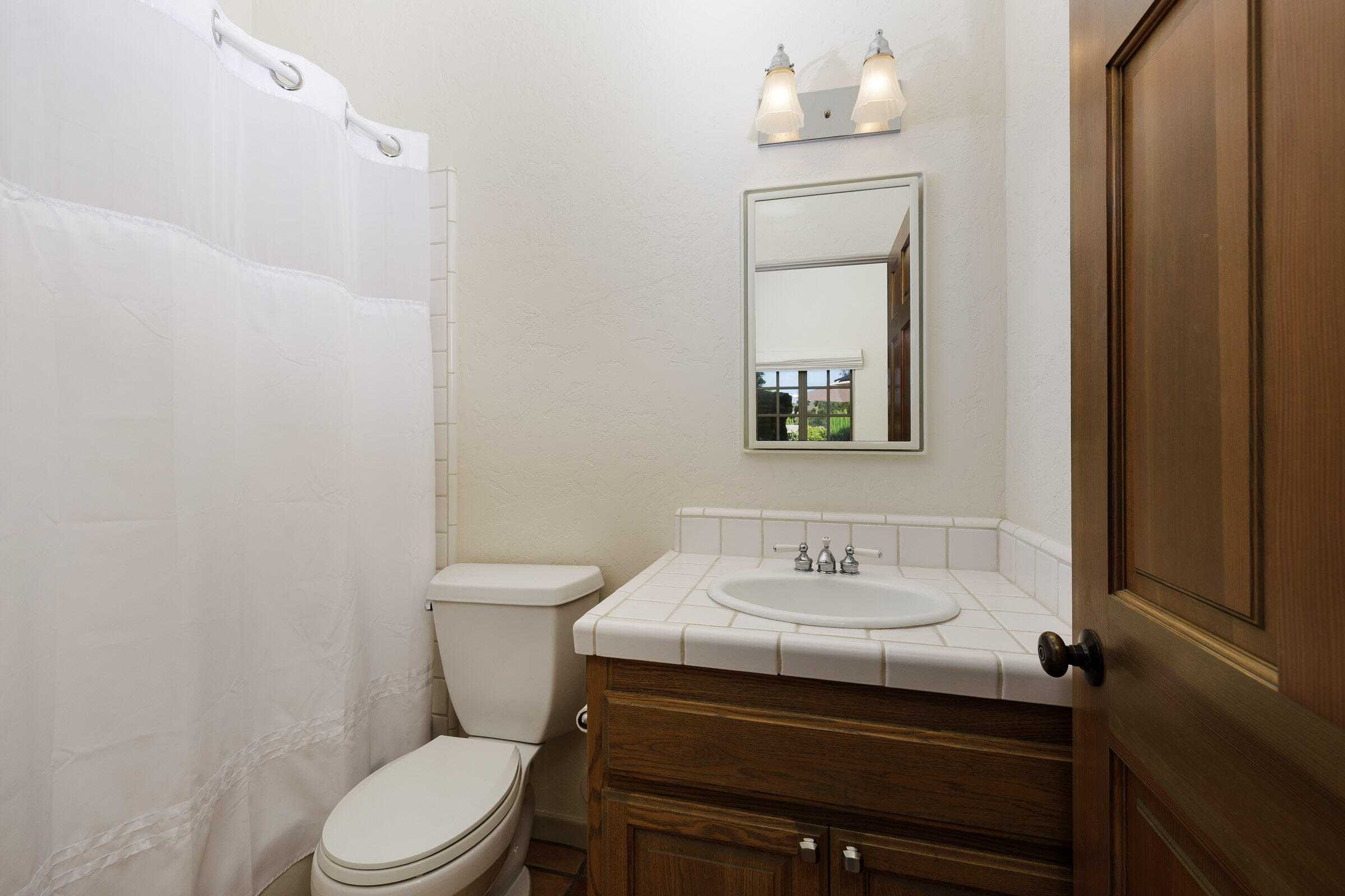 Santa Barbara, California 93105, United States, 4 Bedrooms Bedrooms, ,4 BathroomsBathrooms,Residential,Active,170682