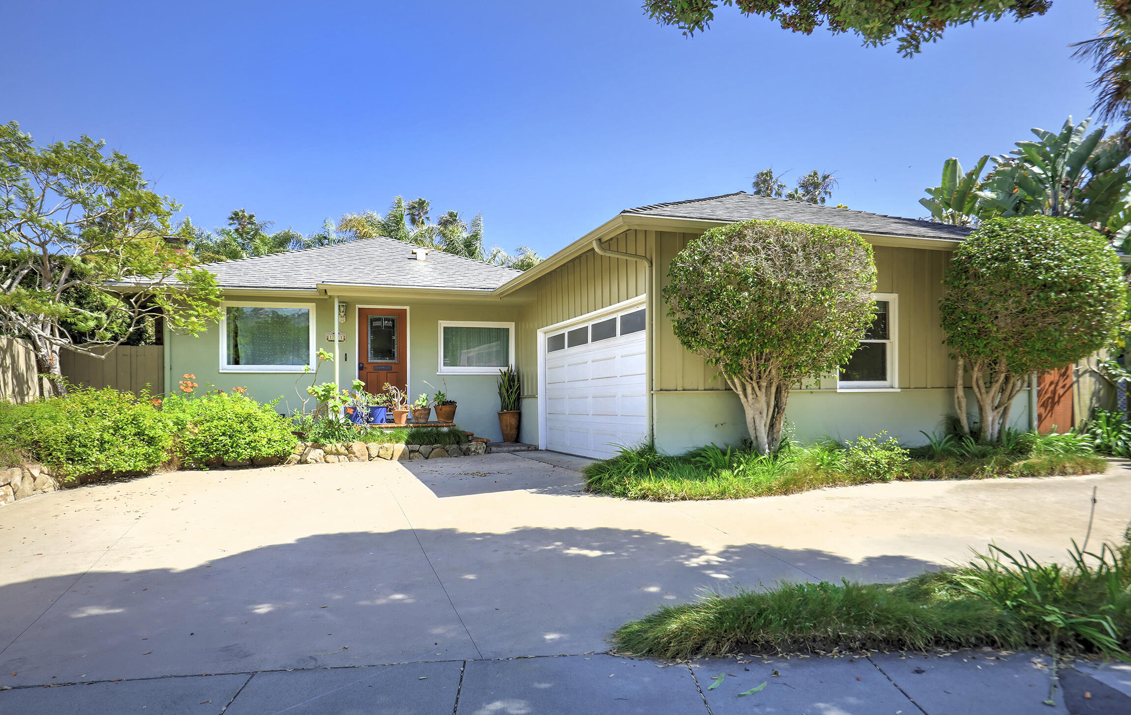 1321 Los Alamos Place