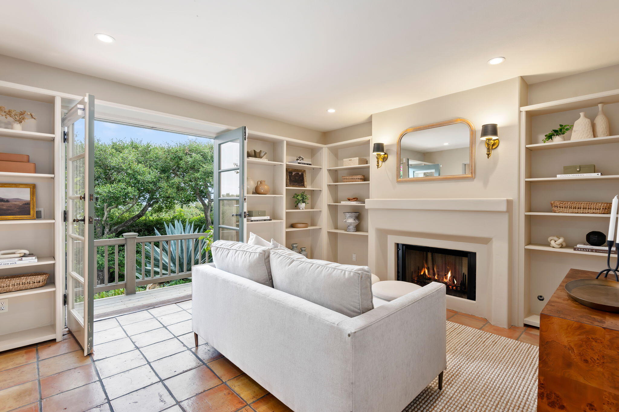 Santa Barbara, California 93108, United States, 4 Bedrooms Bedrooms, ,3 BathroomsBathrooms,Residential,Active,161973