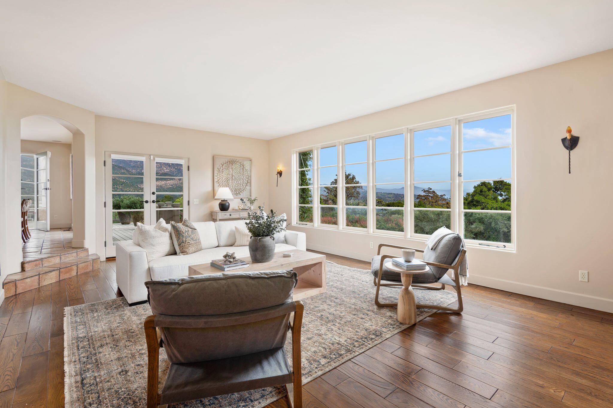 Santa Barbara, California 93108, United States, 4 Bedrooms Bedrooms, ,3 BathroomsBathrooms,Residential,Active,161973