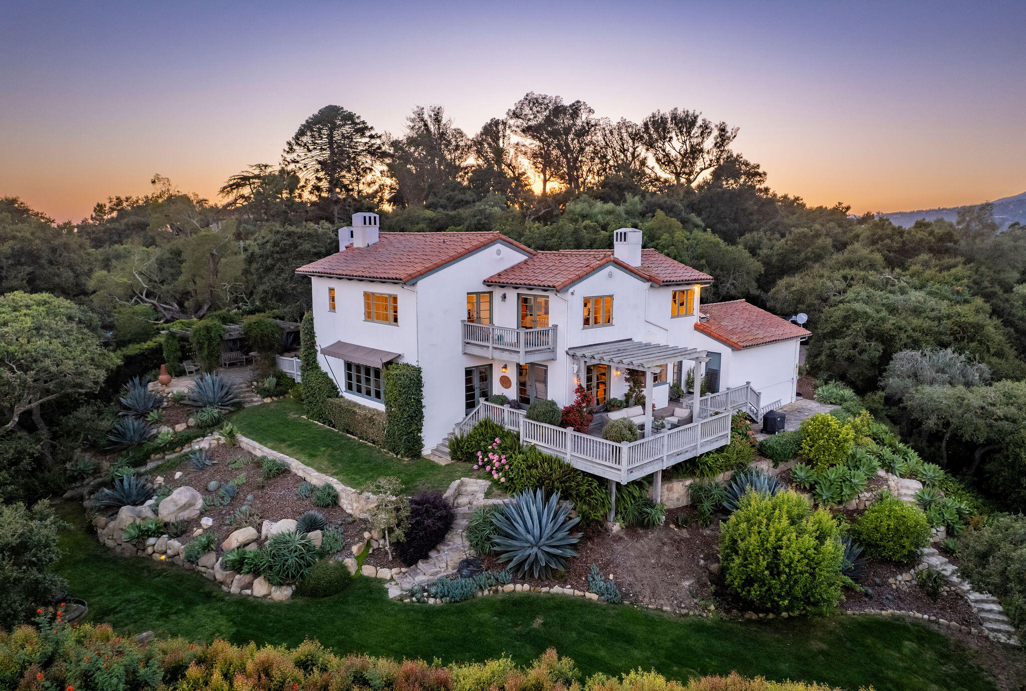 Santa Barbara, California 93108, United States, 4 Bedrooms Bedrooms, ,3 BathroomsBathrooms,Residential,Active,161973
