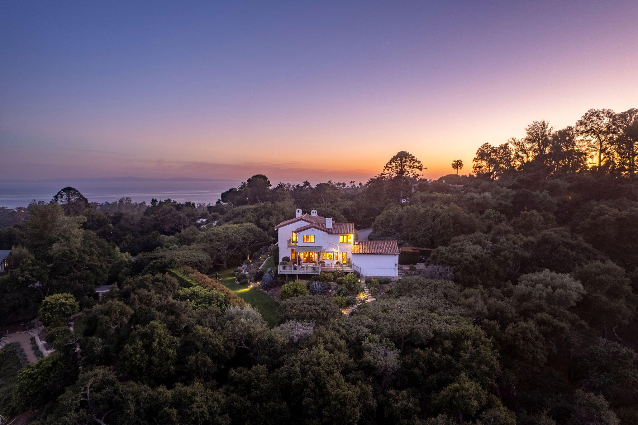 Santa Barbara, California 93108, United States, 4 Bedrooms Bedrooms, ,3 BathroomsBathrooms,Residential,Active,161973