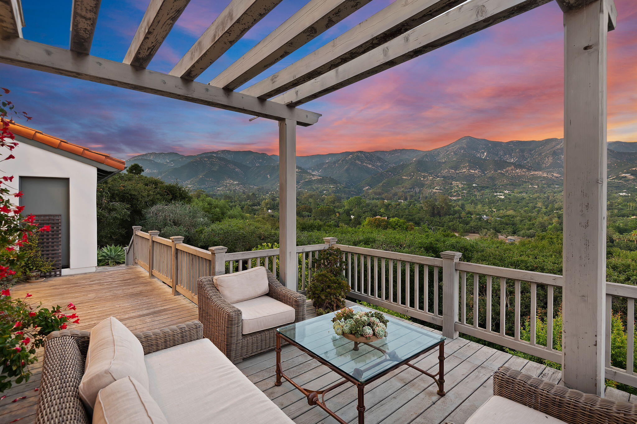 Santa Barbara, California 93108, United States, 4 Bedrooms Bedrooms, ,3 BathroomsBathrooms,Residential,Active,161973
