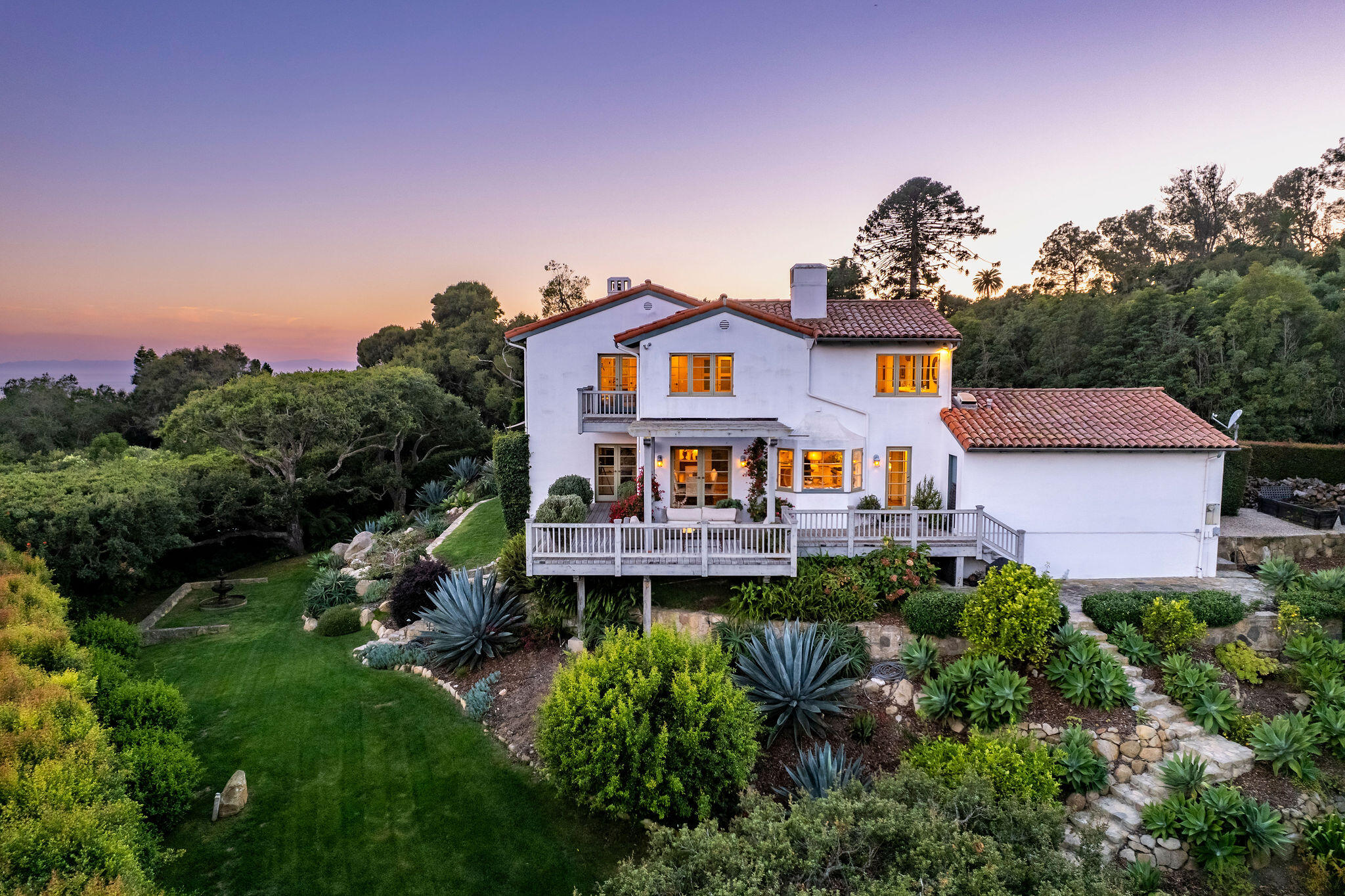 Santa Barbara, California 93108, United States, 4 Bedrooms Bedrooms, ,3 BathroomsBathrooms,Residential,Active,161973