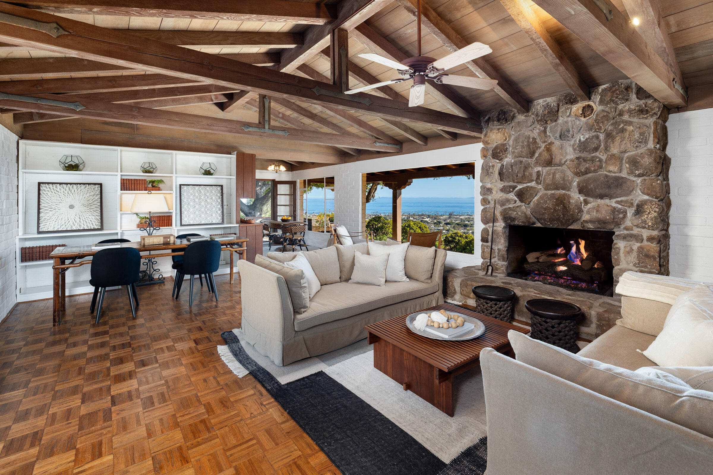 Santa Barbara, California 93103, United States, 2 Bedrooms Bedrooms, ,2 BathroomsBathrooms,Residential,Pending,121842