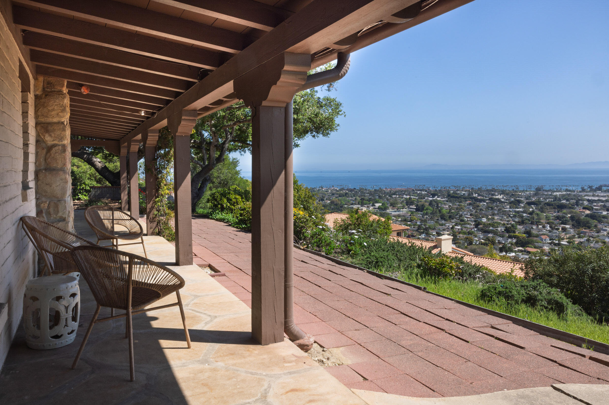 Santa Barbara, California 93103, United States, 2 Bedrooms Bedrooms, ,2 BathroomsBathrooms,Residential,Pending,121842