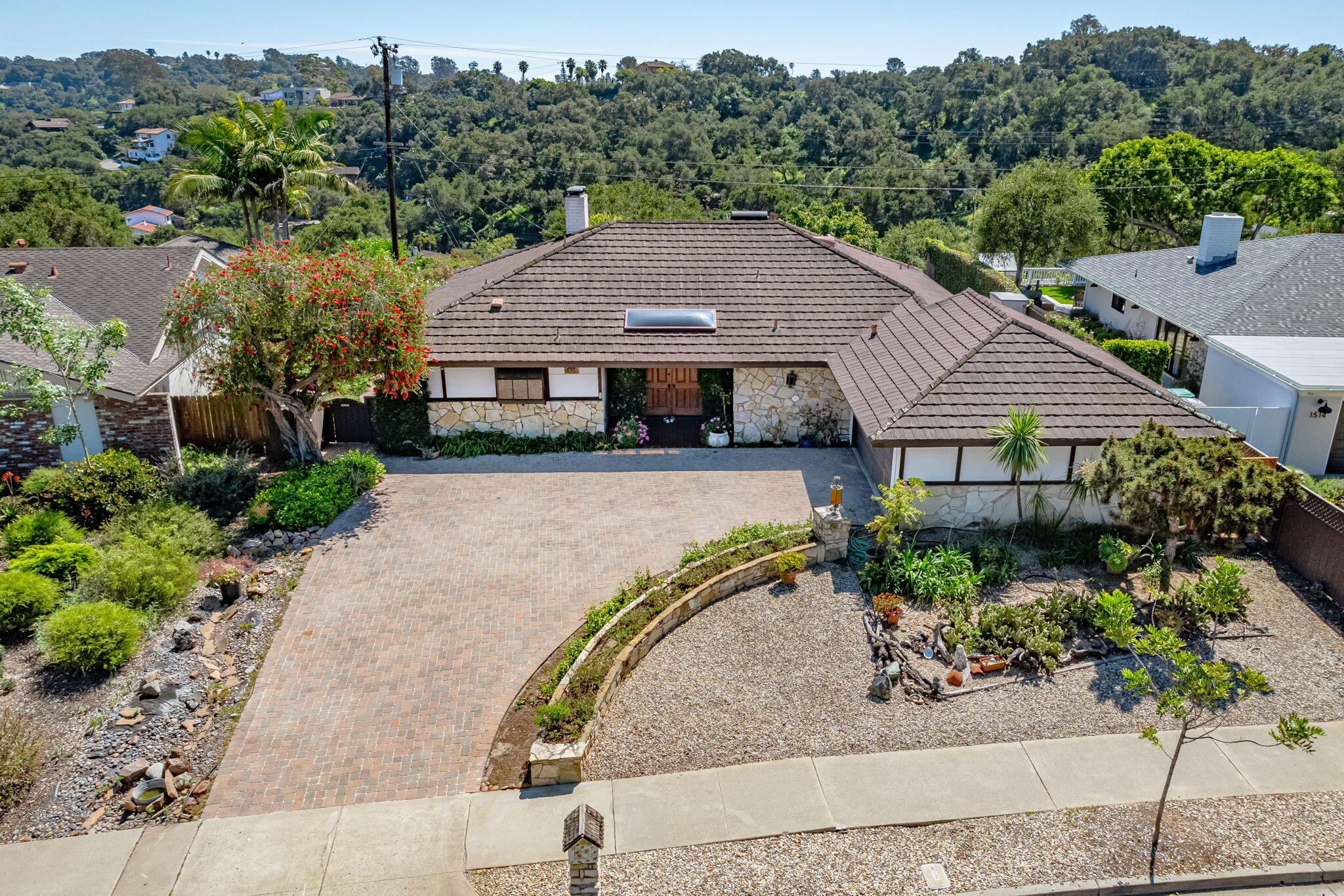 1520 Crestline Drive