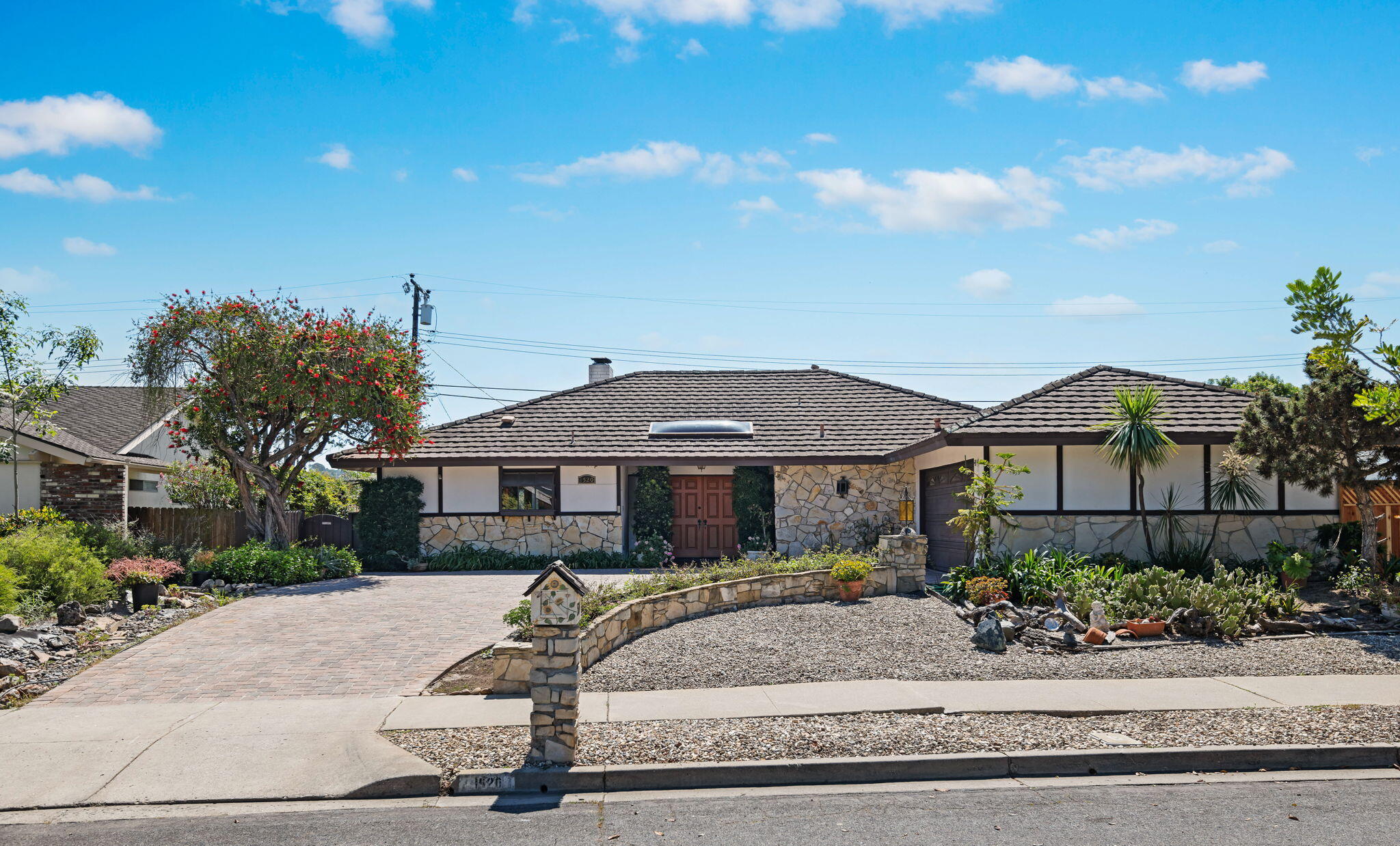 1520 Crestline Drive