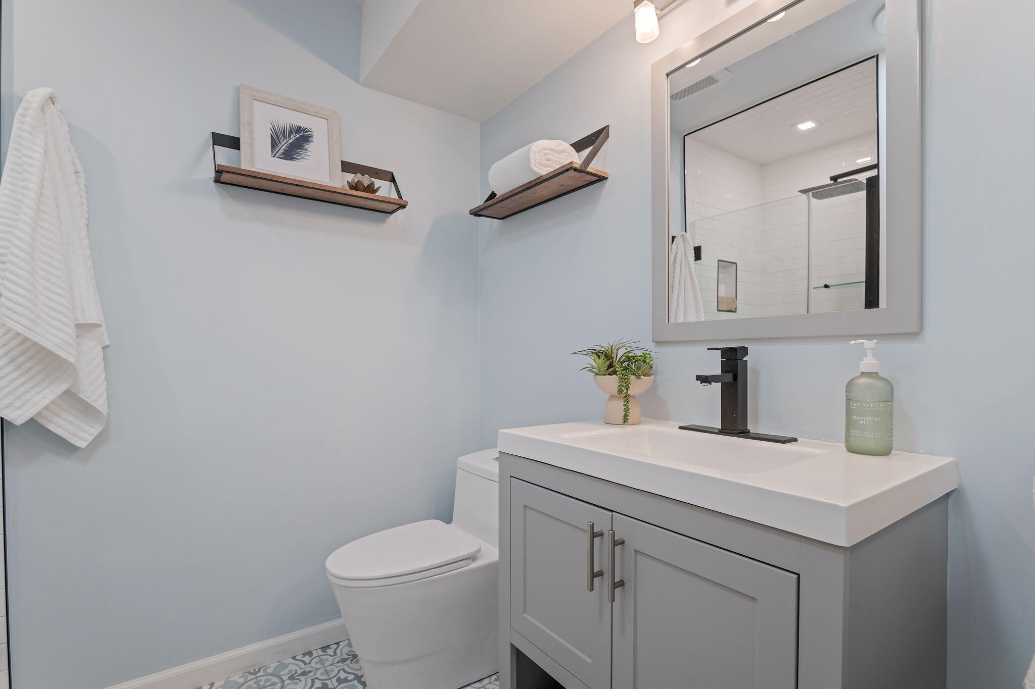 Santa Barbara, California 93105, United States, 2 Bedrooms Bedrooms, ,2 BathroomsBathrooms,Residential,Active,158855