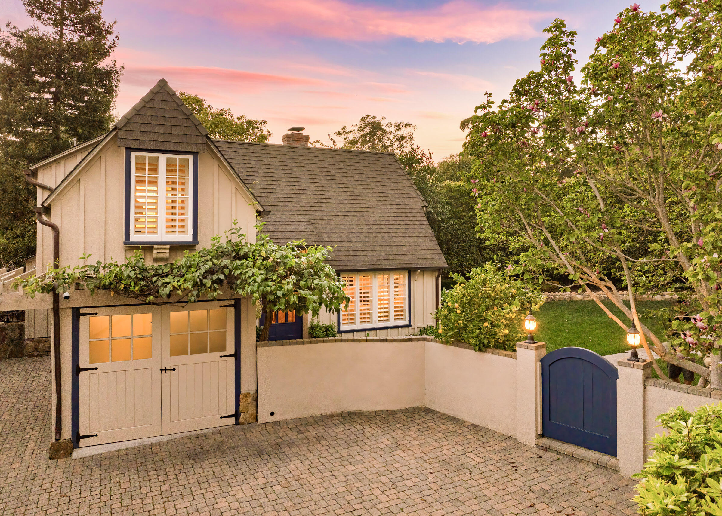 Santa Barbara, California 93108, United States, 2 Bedrooms Bedrooms, ,2 BathroomsBathrooms,Residential,Pending,81050