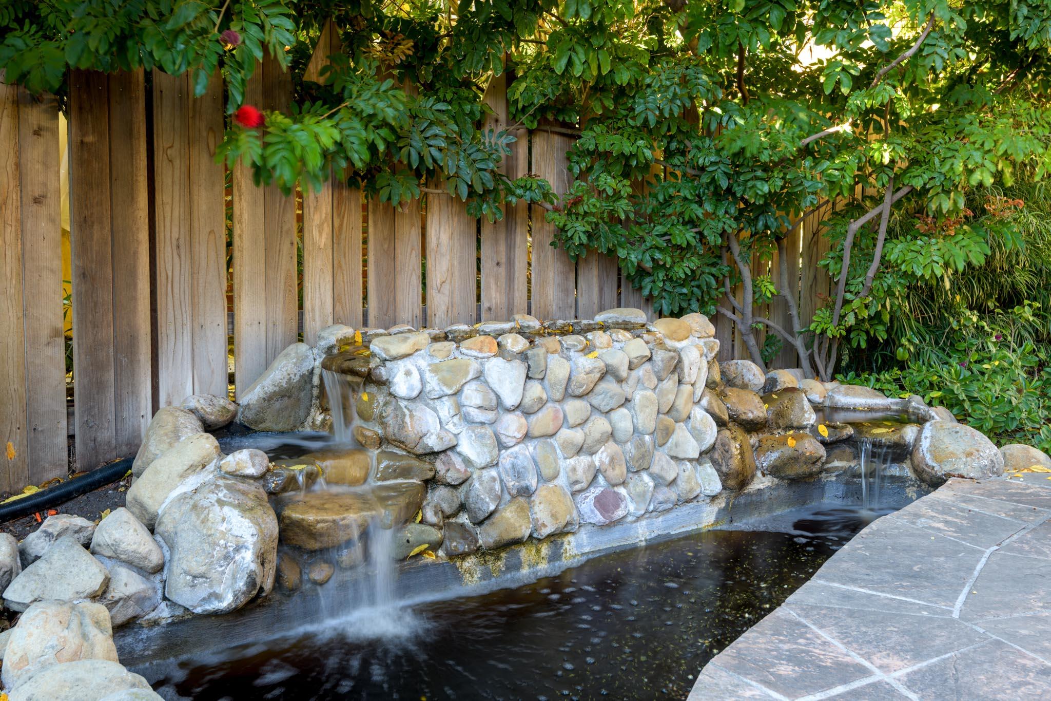 Santa Barbara, California 93108, United States, 2 Bedrooms Bedrooms, ,2 BathroomsBathrooms,Residential,Pending,81050