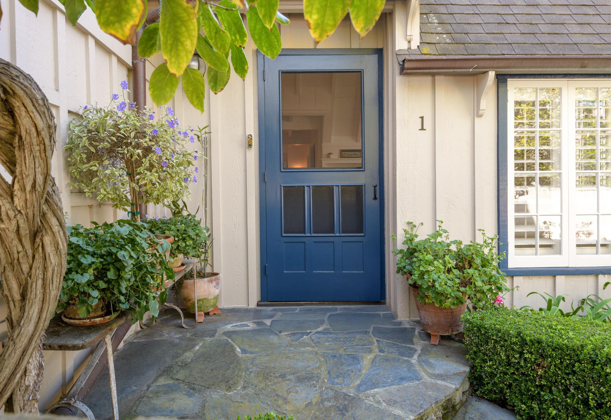 Santa Barbara, California 93108, United States, 2 Bedrooms Bedrooms, ,2 BathroomsBathrooms,Residential,Pending,81050