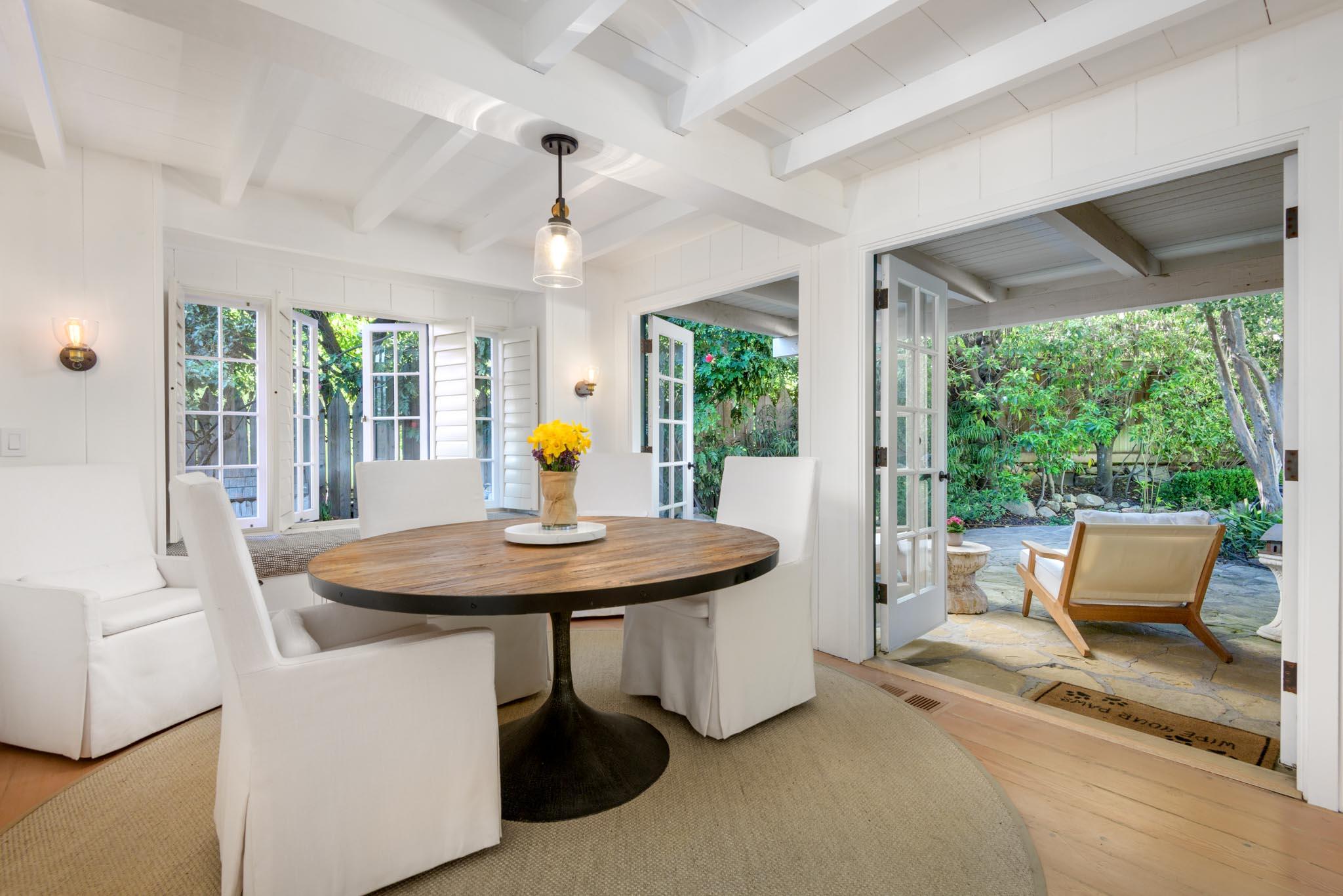 Santa Barbara, California 93108, United States, 2 Bedrooms Bedrooms, ,2 BathroomsBathrooms,Residential,Pending,81050