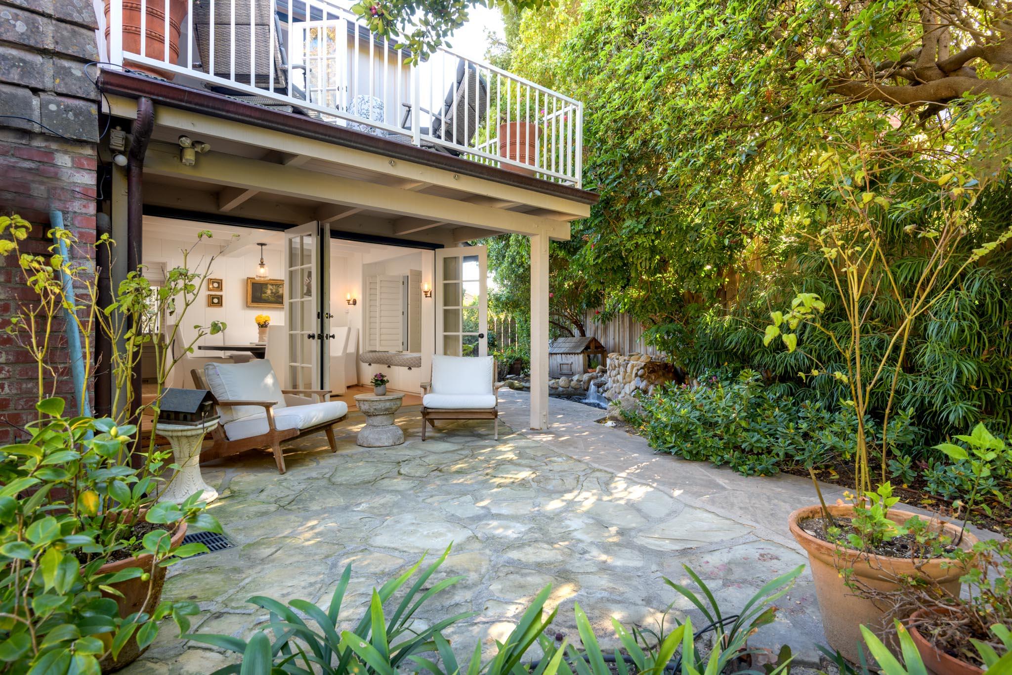 Santa Barbara, California 93108, United States, 2 Bedrooms Bedrooms, ,2 BathroomsBathrooms,Residential,Pending,81050