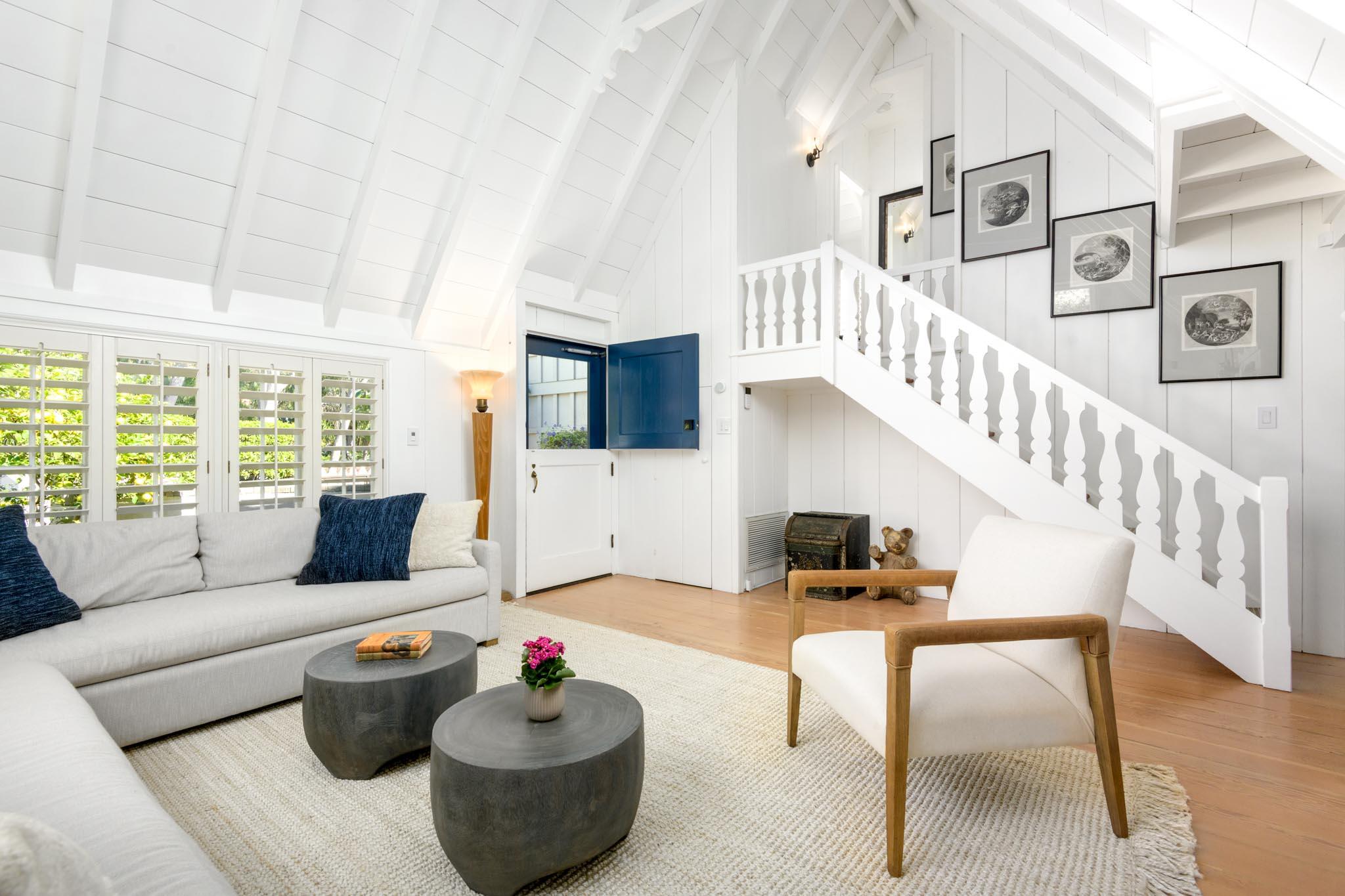 Santa Barbara, California 93108, United States, 2 Bedrooms Bedrooms, ,2 BathroomsBathrooms,Residential,Pending,81050