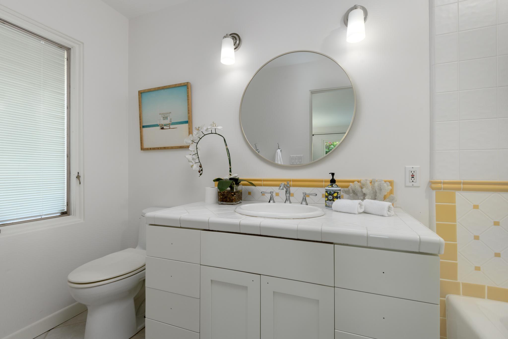 Santa Barbara, California 93109, United States, 2 Bedrooms Bedrooms, ,2 BathroomsBathrooms,Residential,Active,89650