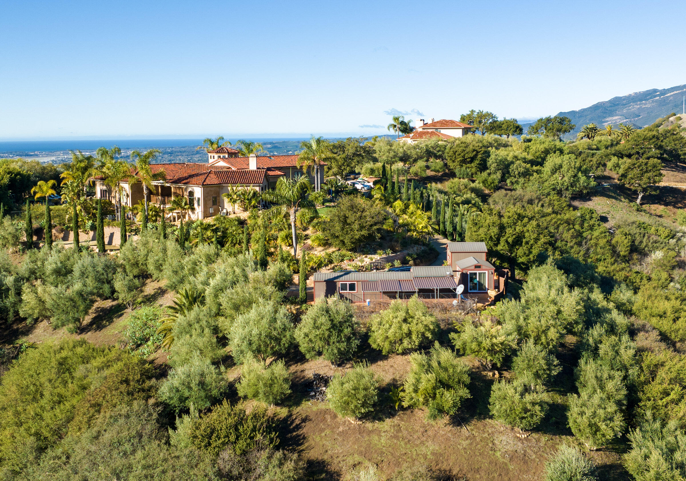 Santa Barbara, California 93110, United States, 4 Bedrooms Bedrooms, ,5 BathroomsBathrooms,Residential,Pending,35471