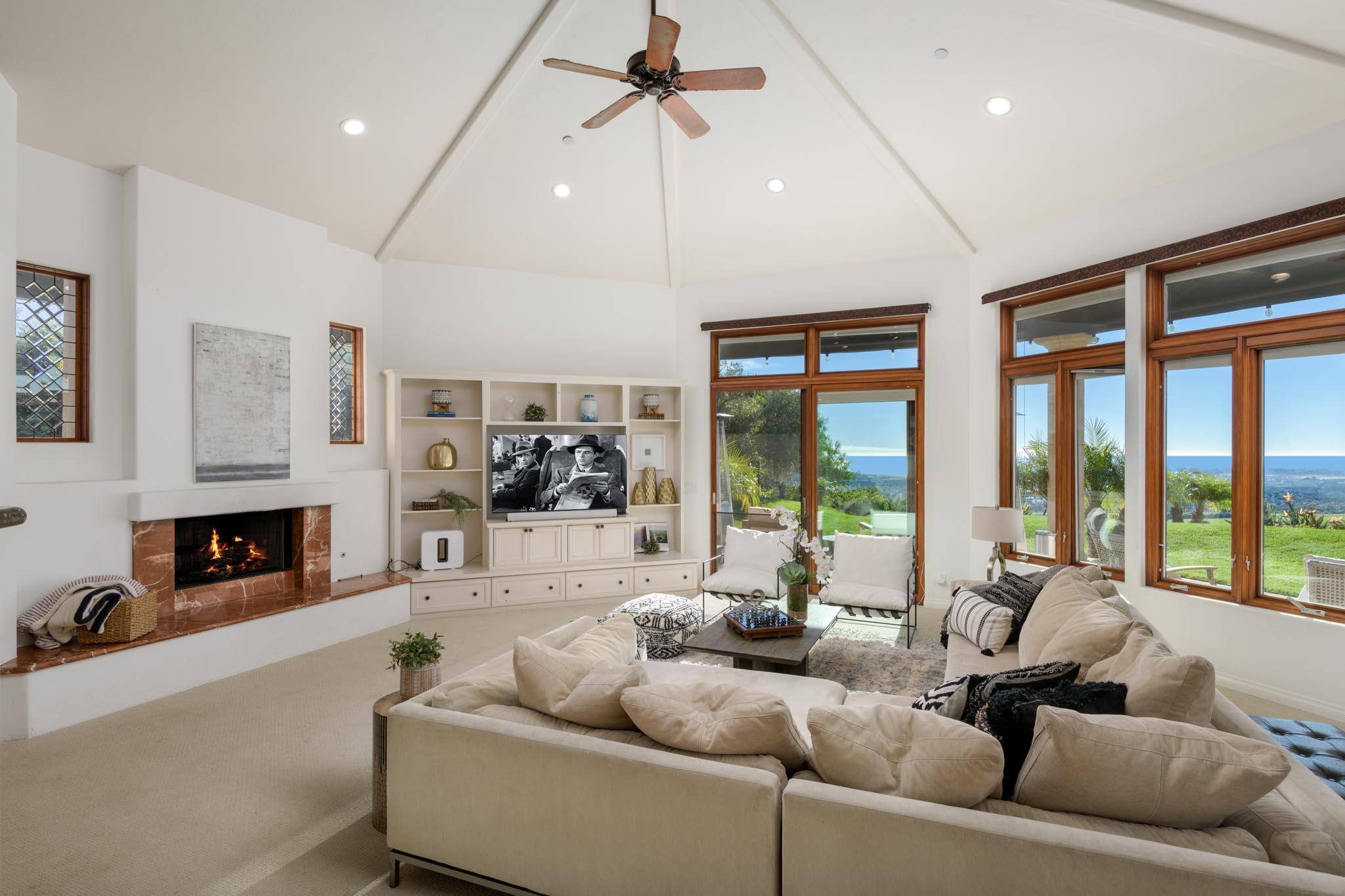 Santa Barbara, California 93110, United States, 4 Bedrooms Bedrooms, ,5 BathroomsBathrooms,Residential,Pending,35471